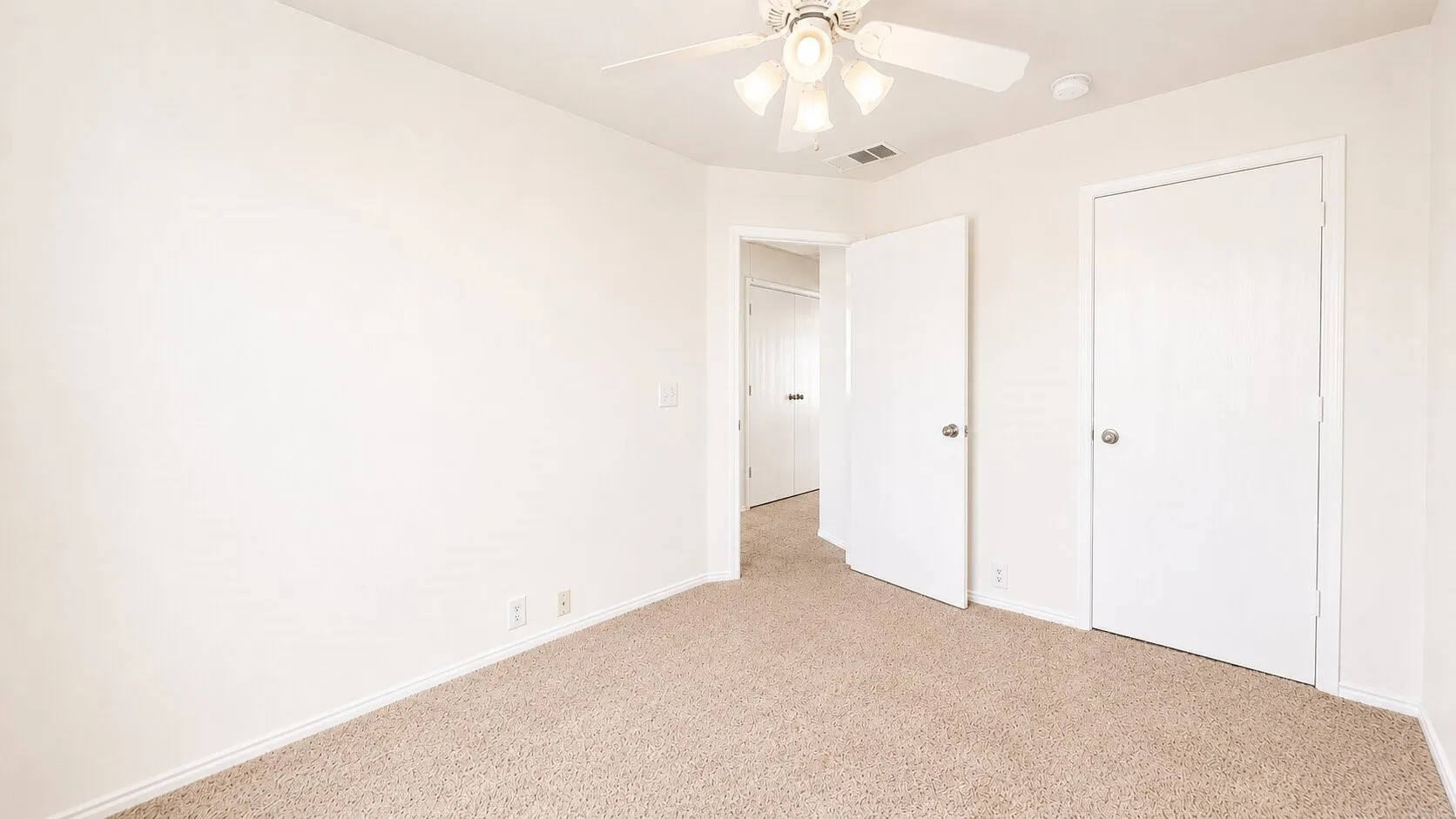 Single Family Residence For Sale in Collin County , 908 Greene Way, Wylie, Texas 75098, 3 Bedroom, 2 Bathroom, 2 Garage spaces, 1,221 Sqft, built in 2003, mls#21361565, Real Estate Agent in Wylie, Homes For Sale in Collin county, Homes For Sale in Wylie, Realtor in Wylie Texas, Real Estate Brokerage Independent Realty Texas, Luminita Cordes Realtor