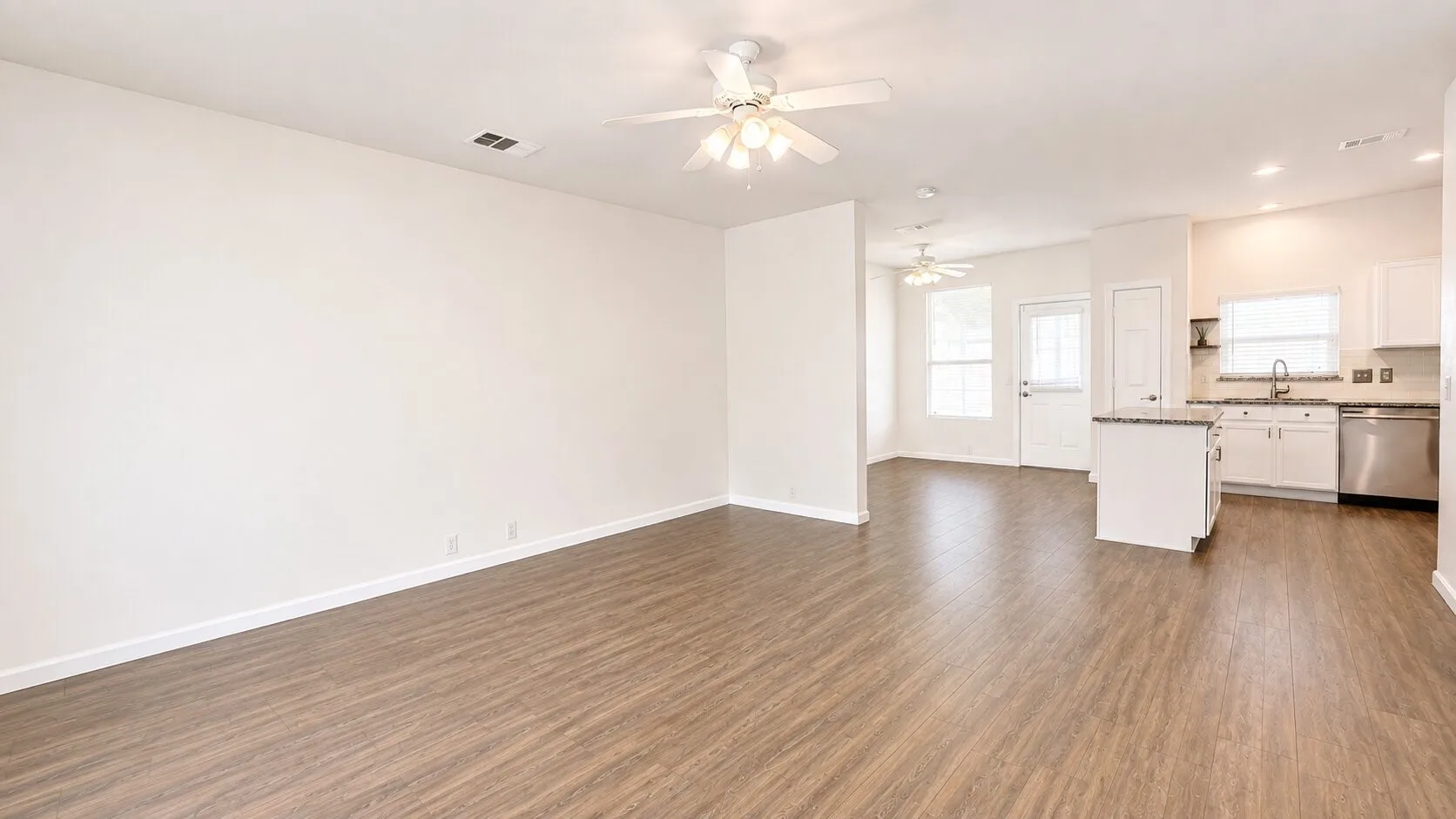 Single Family Residence For Sale in Collin County , 908 Greene Way, Wylie, Texas 75098, 3 Bedroom, 2 Bathroom, 2 Garage spaces, 1,221 Sqft, built in 2003, mls#21361565, Real Estate Agent in Wylie, Homes For Sale in Collin county, Homes For Sale in Wylie, Realtor in Wylie Texas, Real Estate Brokerage Independent Realty Texas, Luminita Cordes Realtor