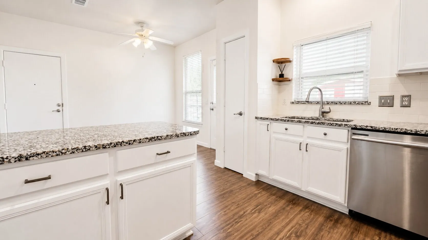 Single Family Residence For Sale in Collin County , 908 Greene Way, Wylie, Texas 75098, 3 Bedroom, 2 Bathroom, 2 Garage spaces, 1,221 Sqft, built in 2003, mls#21361565, Real Estate Agent in Wylie, Homes For Sale in Collin county, Homes For Sale in Wylie, Realtor in Wylie Texas, Real Estate Brokerage Independent Realty Texas, Luminita Cordes Realtor
