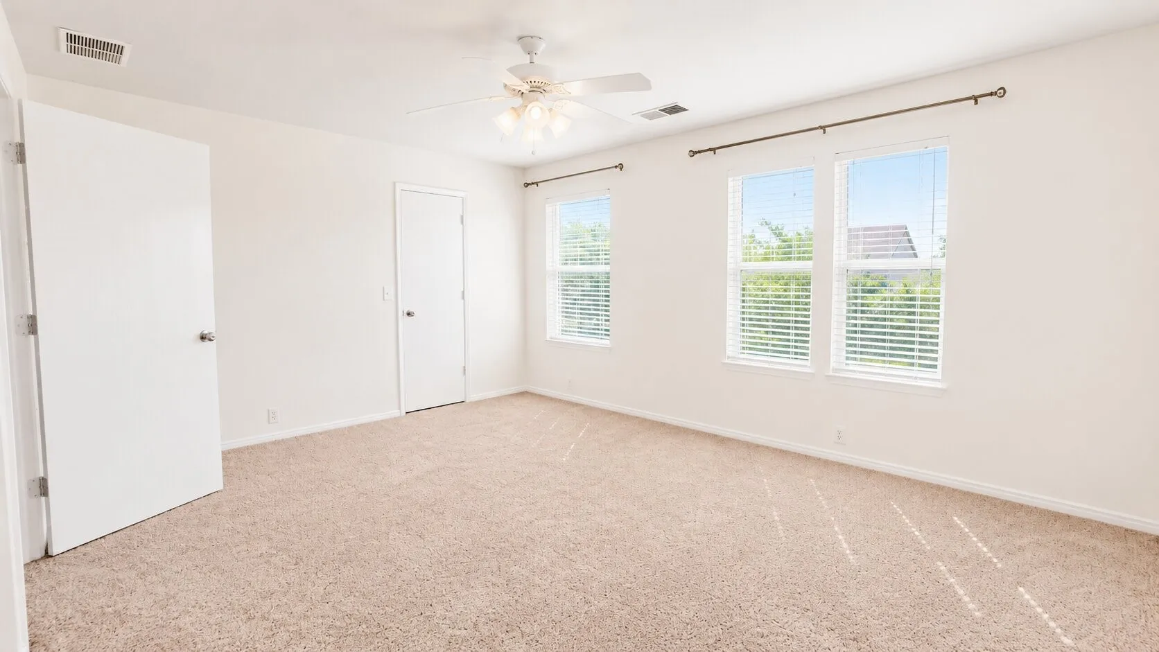 Single Family Residence For Sale in Collin County , 908 Greene Way, Wylie, Texas 75098, 3 Bedroom, 2 Bathroom, 2 Garage spaces, 1,221 Sqft, built in 2003, mls#21361565, Real Estate Agent in Wylie, Homes For Sale in Collin county, Homes For Sale in Wylie, Realtor in Wylie Texas, Real Estate Brokerage Independent Realty Texas, Luminita Cordes Realtor