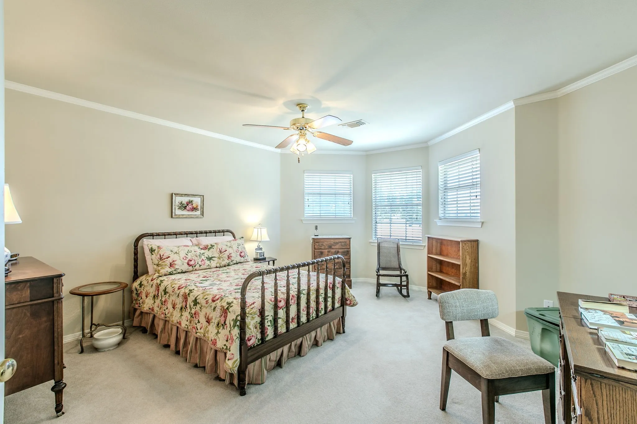 Single Family Residence For Sale in Dallas County , 757 Village Green Drive, De Soto, Texas 75115, 4 Bedroom, 4 Bathroom, 2 Garage spaces, 3,832 Sqft, built in 1992, mls#21361485, Real Estate Agent in De Soto, Homes For Sale in Dallas county, Homes For Sale in De Soto, Realtor in De Soto Texas, Real Estate Brokerage Independent Realty Texas, Luminita Cordes Realtor