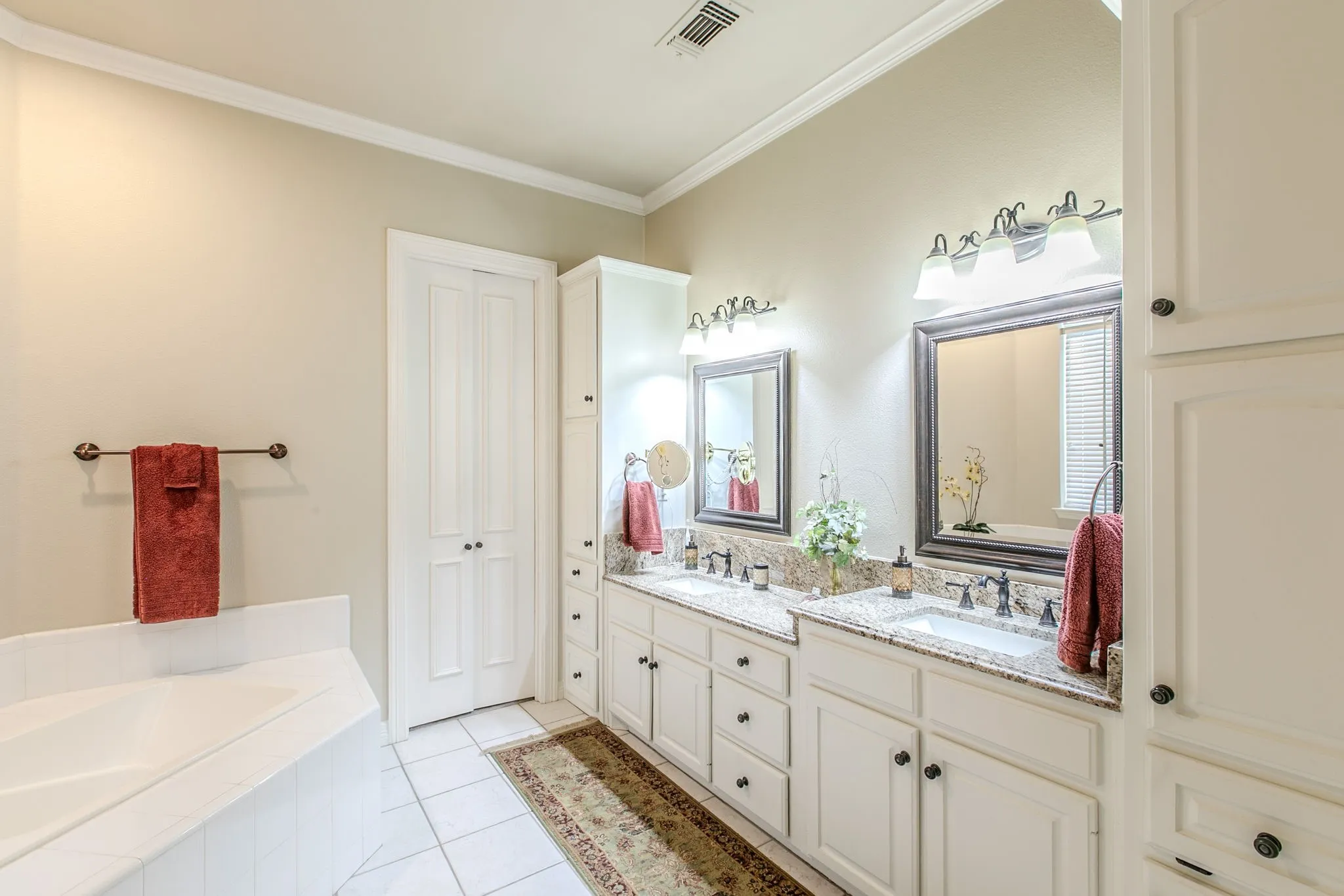Single Family Residence For Sale in Dallas County , 757 Village Green Drive, De Soto, Texas 75115, 4 Bedroom, 4 Bathroom, 2 Garage spaces, 3,832 Sqft, built in 1992, mls#21361485, Real Estate Agent in De Soto, Homes For Sale in Dallas county, Homes For Sale in De Soto, Realtor in De Soto Texas, Real Estate Brokerage Independent Realty Texas, Luminita Cordes Realtor