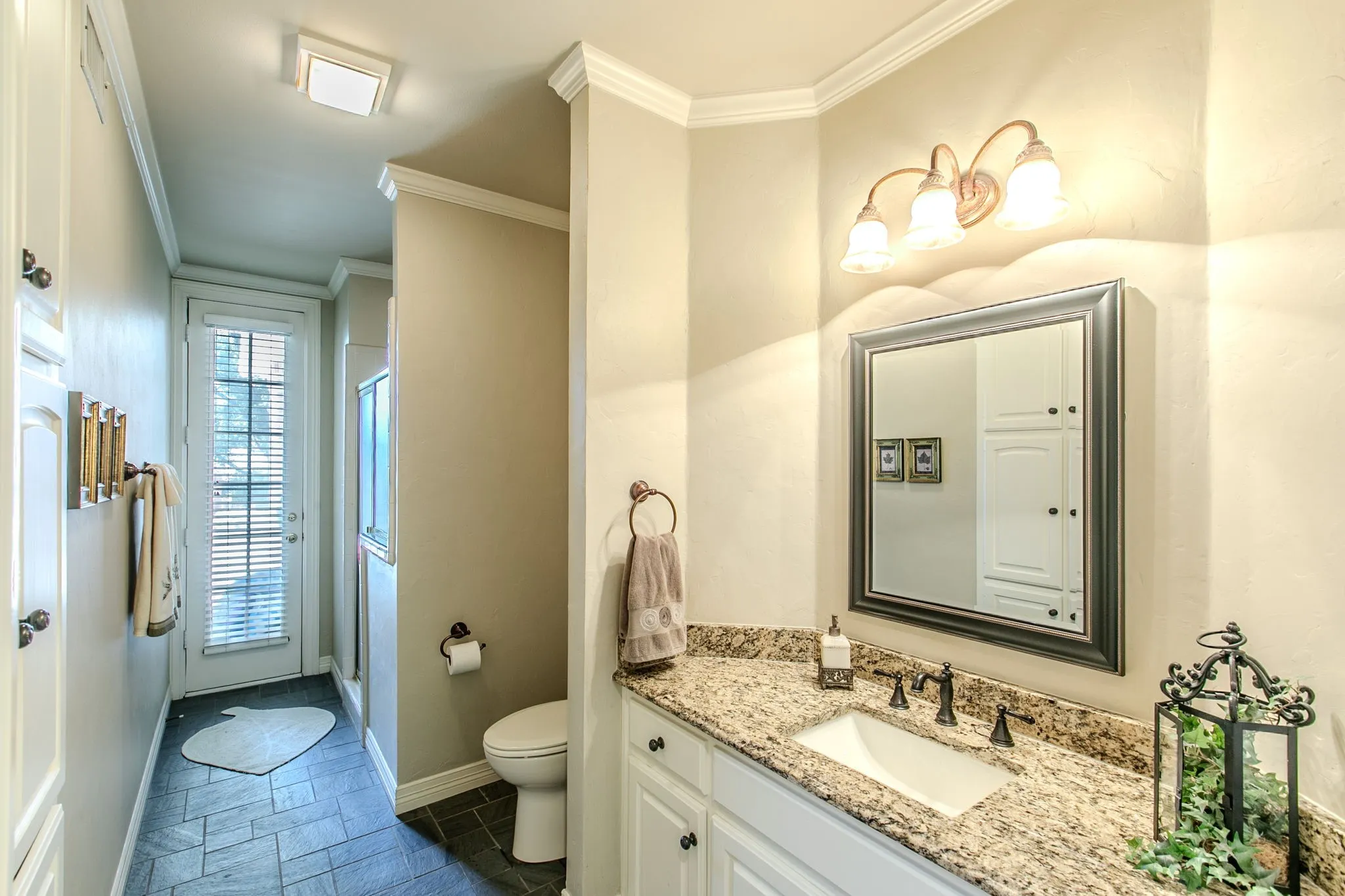Single Family Residence For Sale in Dallas County , 757 Village Green Drive, De Soto, Texas 75115, 4 Bedroom, 4 Bathroom, 2 Garage spaces, 3,832 Sqft, built in 1992, mls#21361485, Real Estate Agent in De Soto, Homes For Sale in Dallas county, Homes For Sale in De Soto, Realtor in De Soto Texas, Real Estate Brokerage Independent Realty Texas, Luminita Cordes Realtor