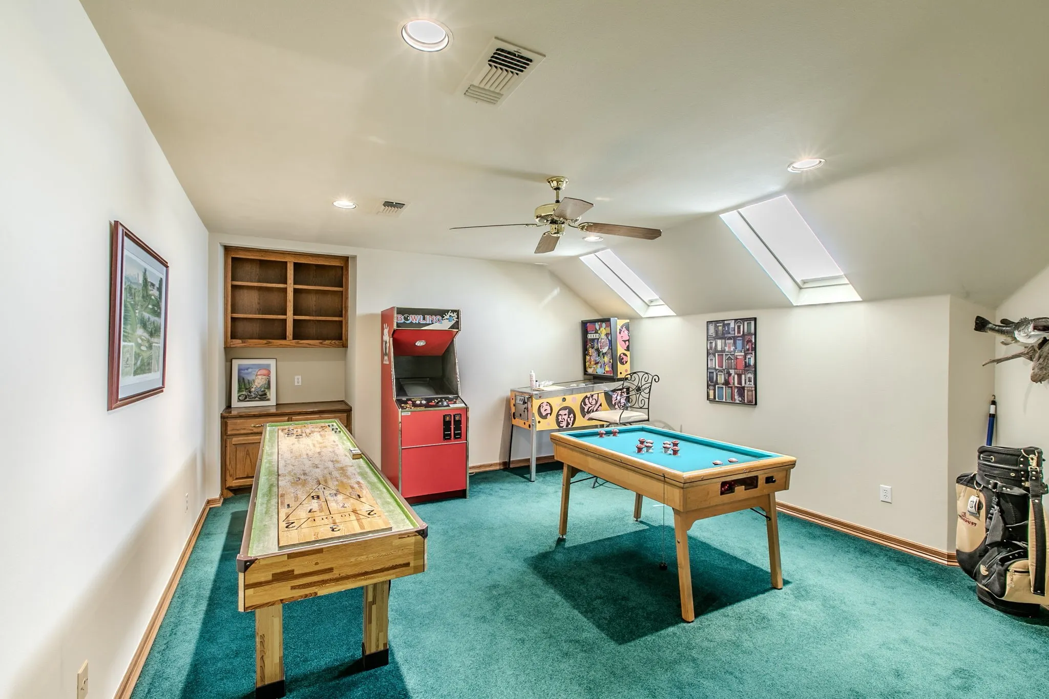 Single Family Residence For Sale in Dallas County , 757 Village Green Drive, De Soto, Texas 75115, 4 Bedroom, 4 Bathroom, 2 Garage spaces, 3,832 Sqft, built in 1992, mls#21361485, Real Estate Agent in De Soto, Homes For Sale in Dallas county, Homes For Sale in De Soto, Realtor in De Soto Texas, Real Estate Brokerage Independent Realty Texas, Luminita Cordes Realtor