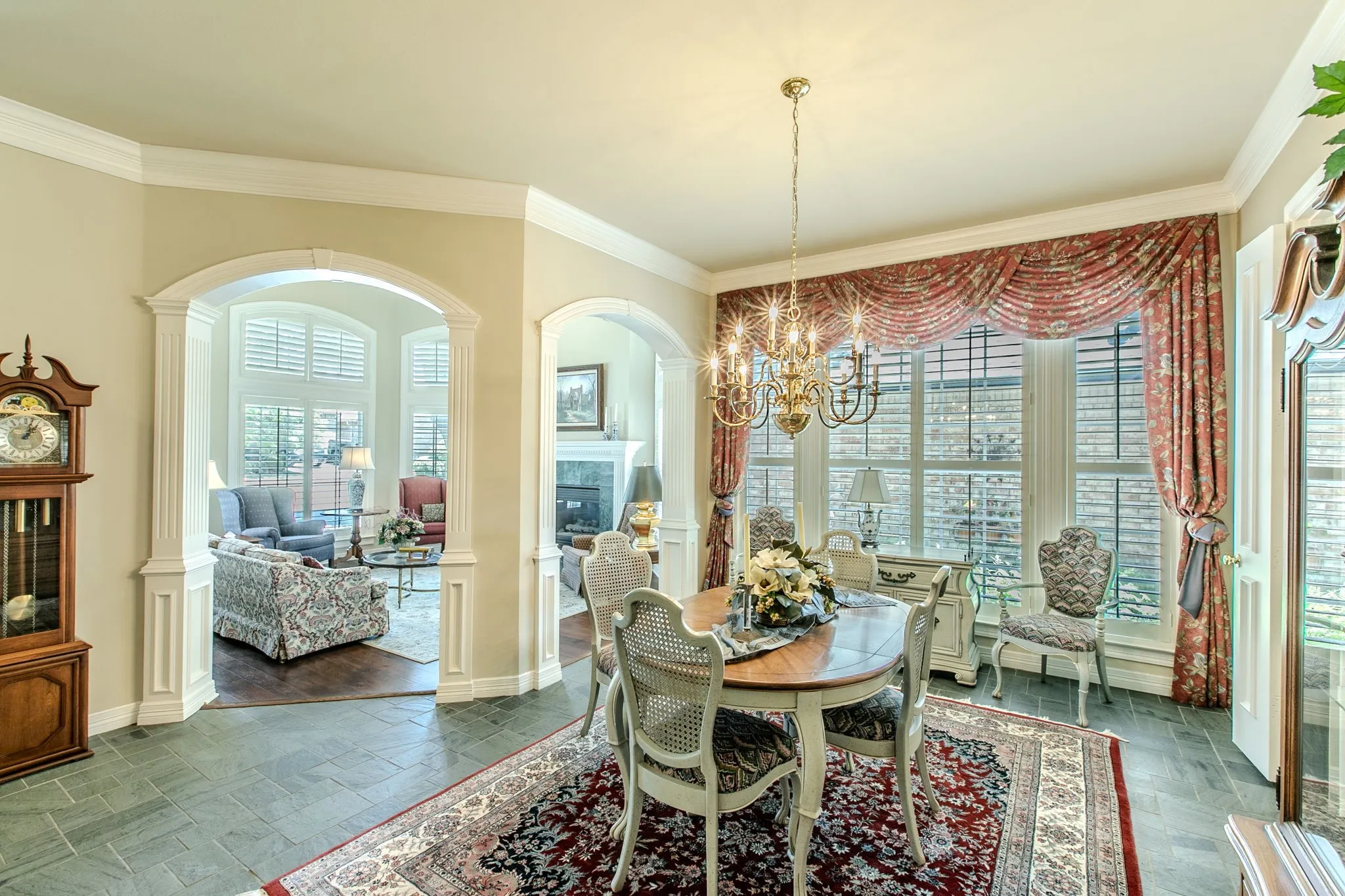 Single Family Residence For Sale in Dallas County , 757 Village Green Drive, De Soto, Texas 75115, 4 Bedroom, 4 Bathroom, 2 Garage spaces, 3,832 Sqft, built in 1992, mls#21361485, Real Estate Agent in De Soto, Homes For Sale in Dallas county, Homes For Sale in De Soto, Realtor in De Soto Texas, Real Estate Brokerage Independent Realty Texas, Luminita Cordes Realtor