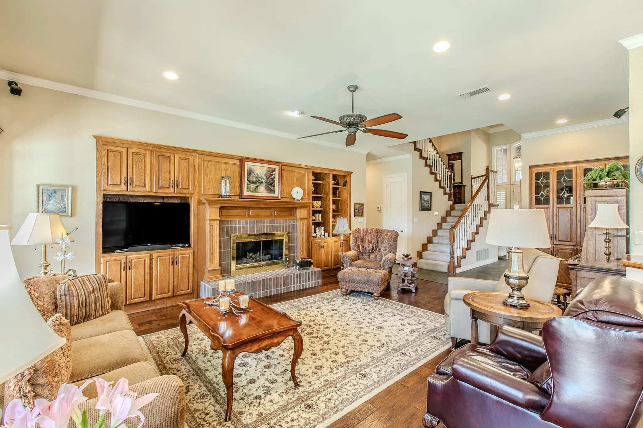 Single Family Residence For Sale in Dallas County , 757 Village Green Drive, De Soto, Texas 75115, 4 Bedroom, 4 Bathroom, 2 Garage spaces, 3,832 Sqft, built in 1992, mls#21361485, Real Estate Agent in De Soto, Homes For Sale in Dallas county, Homes For Sale in De Soto, Realtor in De Soto Texas, Real Estate Brokerage Independent Realty Texas, Luminita Cordes Realtor