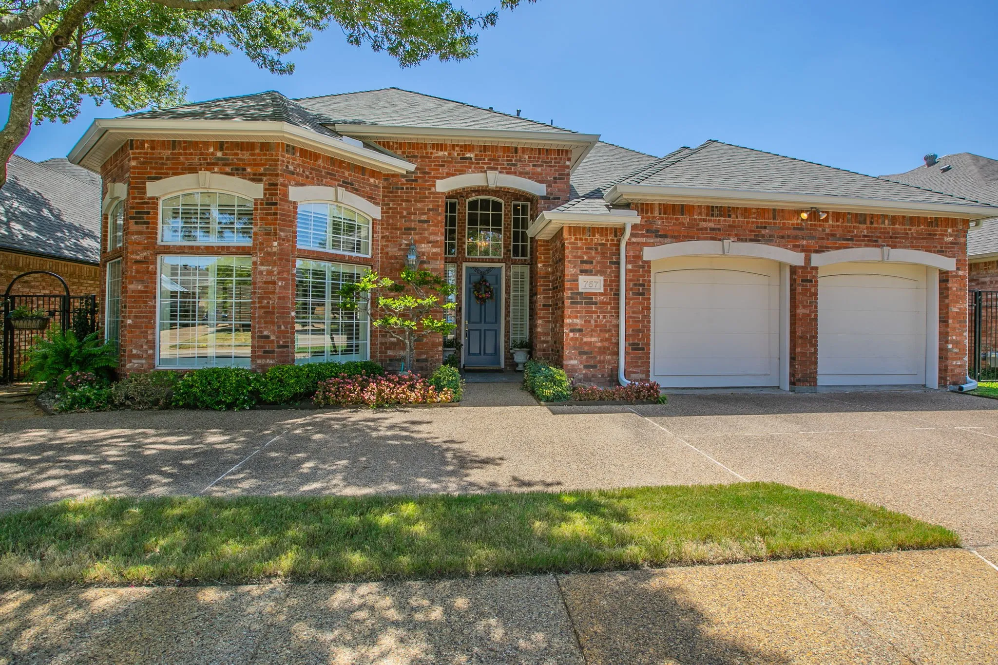 Single Family Residence For Sale in Dallas County , 757 Village Green Drive, De Soto, Texas 75115, 4 Bedroom, 4 Bathroom, 2 Garage spaces, 3,832 Sqft, built in 1992, mls#21361485, Real Estate Agent in De Soto, Homes For Sale in Dallas county, Homes For Sale in De Soto, Realtor in De Soto Texas, Real Estate Brokerage Independent Realty Texas, Luminita Cordes Realtor