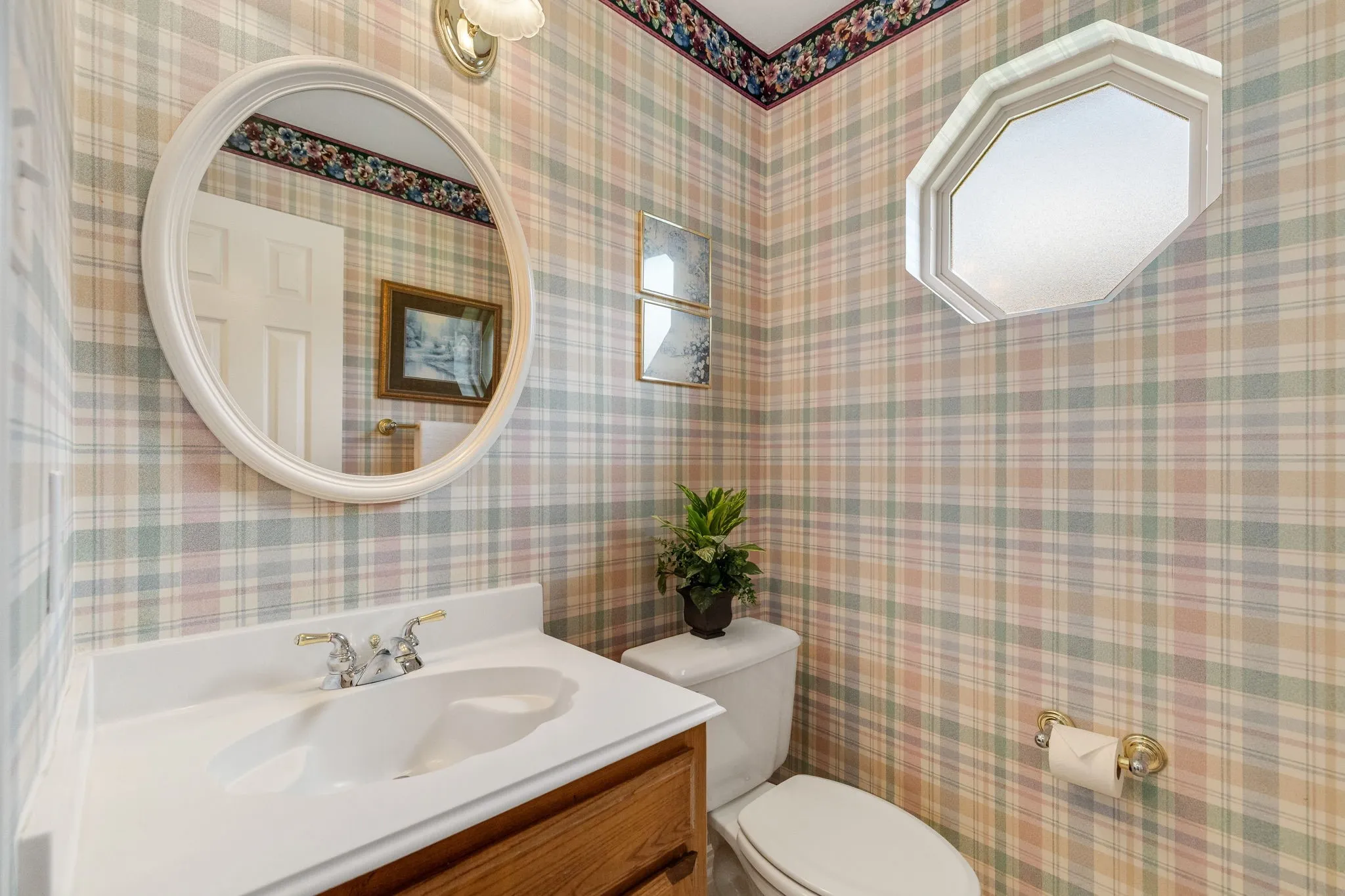 Single Family Residence For Sale in Denton County , 1602 Oak Ridge Drive, Corinth, Texas 76210, 4 Bedroom, 3 Bathroom, 3 Garage spaces, 2,975 Sqft, built in 1996, mls#21362649, Real Estate Agent in Corinth, Homes For Sale in Denton county, Homes For Sale in Corinth, Realtor in Corinth Texas, Real Estate Brokerage Independent Realty Texas, Luminita Cordes Realtor