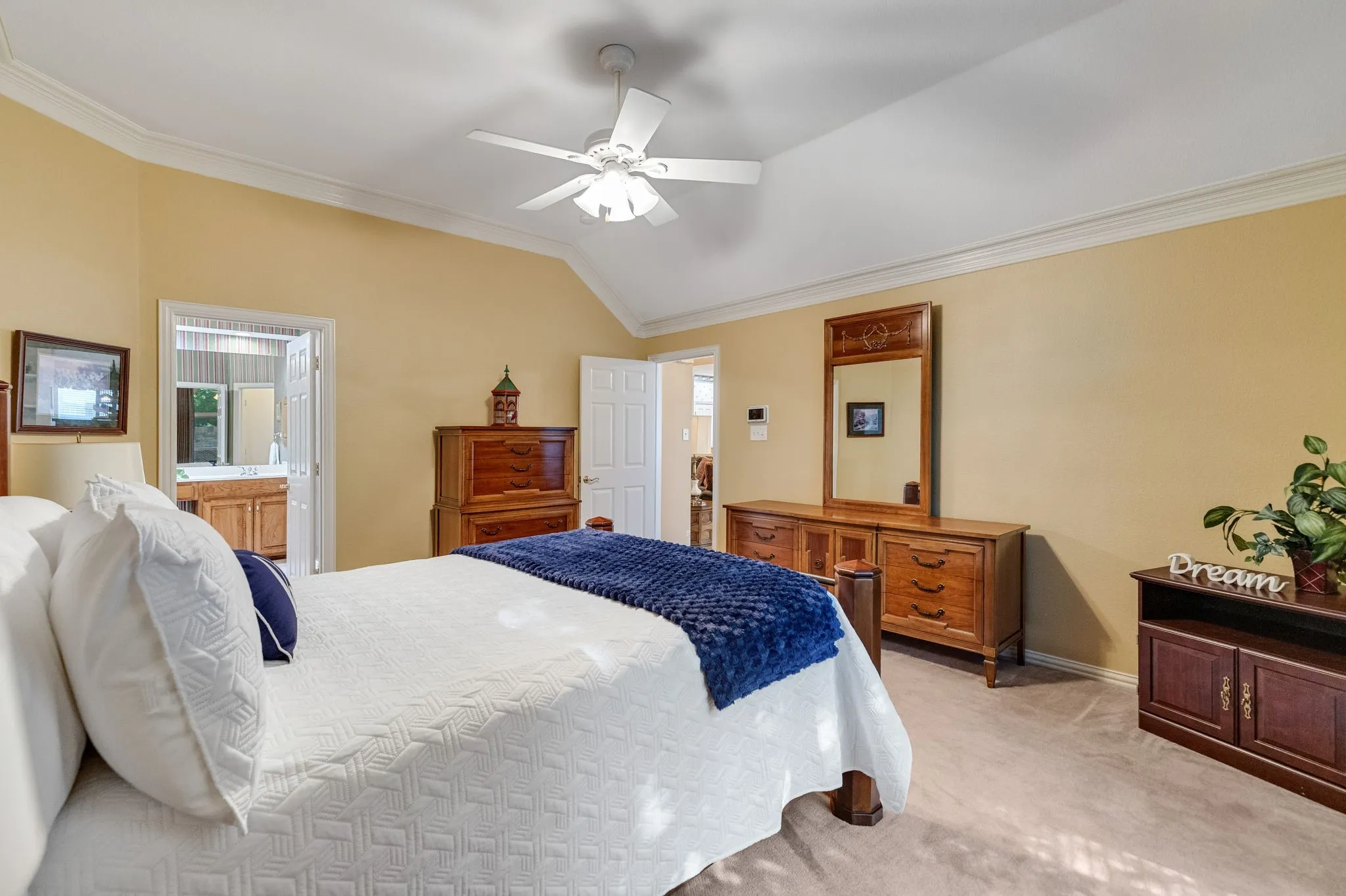 Single Family Residence For Sale in Denton County , 1602 Oak Ridge Drive, Corinth, Texas 76210, 4 Bedroom, 3 Bathroom, 3 Garage spaces, 2,975 Sqft, built in 1996, mls#21362649, Real Estate Agent in Corinth, Homes For Sale in Denton county, Homes For Sale in Corinth, Realtor in Corinth Texas, Real Estate Brokerage Independent Realty Texas, Luminita Cordes Realtor