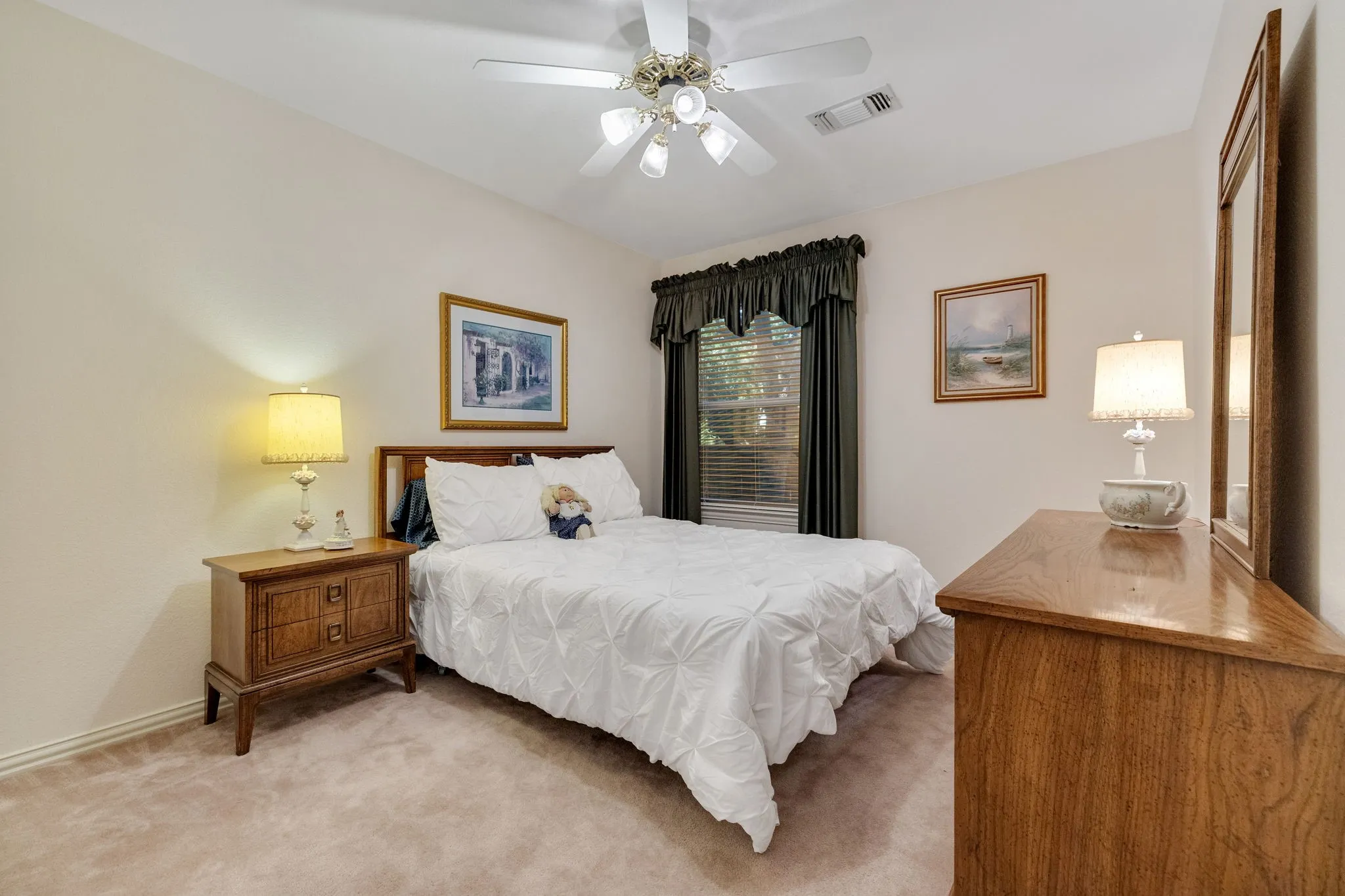 Single Family Residence For Sale in Denton County , 1602 Oak Ridge Drive, Corinth, Texas 76210, 4 Bedroom, 3 Bathroom, 3 Garage spaces, 2,975 Sqft, built in 1996, mls#21362649, Real Estate Agent in Corinth, Homes For Sale in Denton county, Homes For Sale in Corinth, Realtor in Corinth Texas, Real Estate Brokerage Independent Realty Texas, Luminita Cordes Realtor