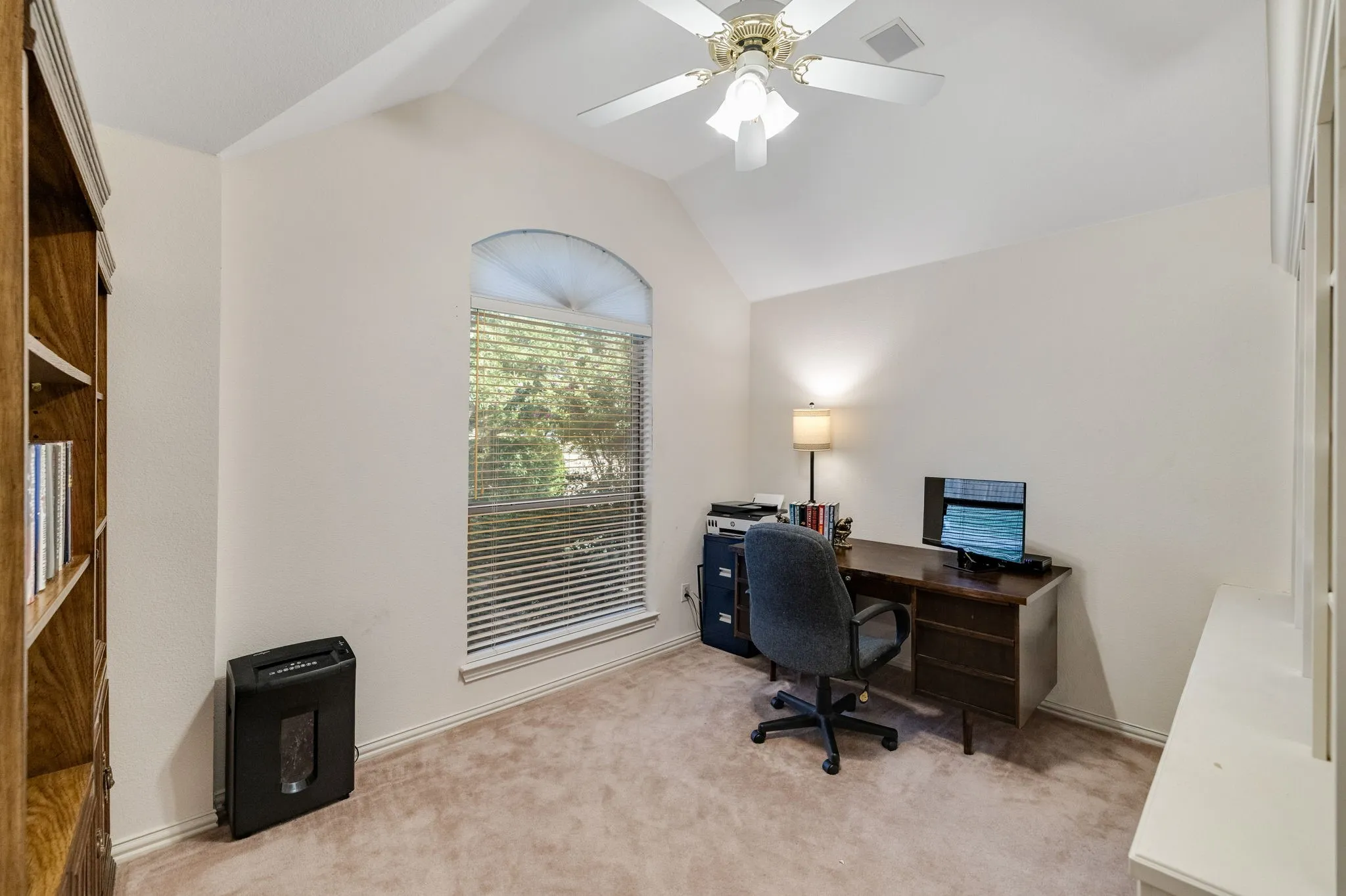 Single Family Residence For Sale in Denton County , 1602 Oak Ridge Drive, Corinth, Texas 76210, 4 Bedroom, 3 Bathroom, 3 Garage spaces, 2,975 Sqft, built in 1996, mls#21362649, Real Estate Agent in Corinth, Homes For Sale in Denton county, Homes For Sale in Corinth, Realtor in Corinth Texas, Real Estate Brokerage Independent Realty Texas, Luminita Cordes Realtor