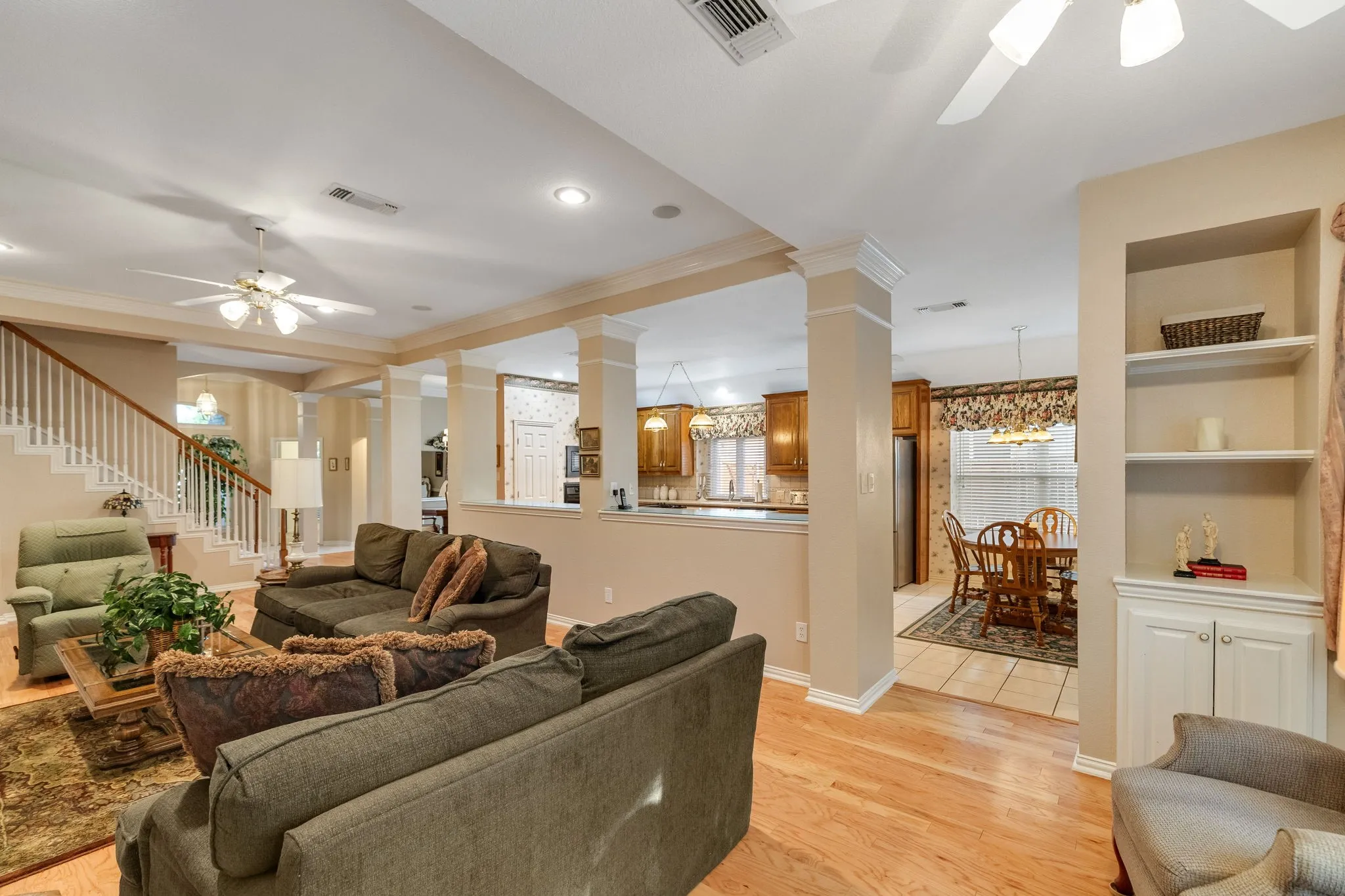 Single Family Residence For Sale in Denton County , 1602 Oak Ridge Drive, Corinth, Texas 76210, 4 Bedroom, 3 Bathroom, 3 Garage spaces, 2,975 Sqft, built in 1996, mls#21362649, Real Estate Agent in Corinth, Homes For Sale in Denton county, Homes For Sale in Corinth, Realtor in Corinth Texas, Real Estate Brokerage Independent Realty Texas, Luminita Cordes Realtor