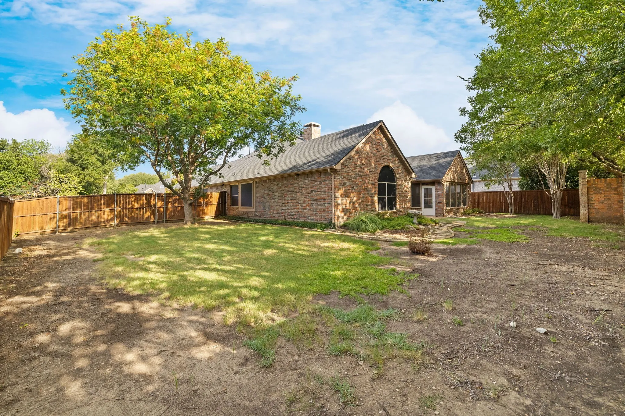 Single Family Residence For Sale in Denton County , 1602 Oak Ridge Drive, Corinth, Texas 76210, 4 Bedroom, 3 Bathroom, 3 Garage spaces, 2,975 Sqft, built in 1996, mls#21362649, Real Estate Agent in Corinth, Homes For Sale in Denton county, Homes For Sale in Corinth, Realtor in Corinth Texas, Real Estate Brokerage Independent Realty Texas, Luminita Cordes Realtor