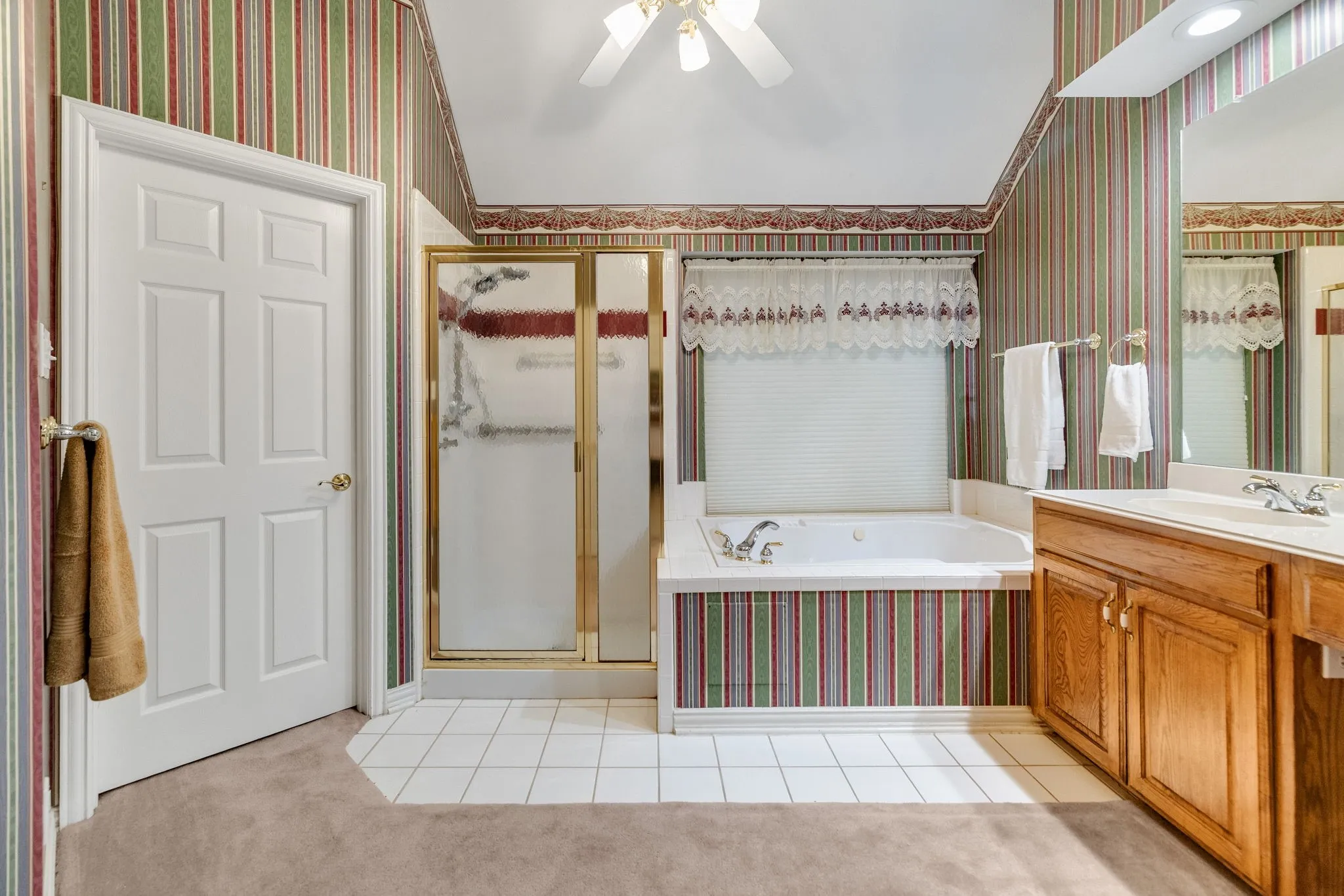 Single Family Residence For Sale in Denton County , 1602 Oak Ridge Drive, Corinth, Texas 76210, 4 Bedroom, 3 Bathroom, 3 Garage spaces, 2,975 Sqft, built in 1996, mls#21362649, Real Estate Agent in Corinth, Homes For Sale in Denton county, Homes For Sale in Corinth, Realtor in Corinth Texas, Real Estate Brokerage Independent Realty Texas, Luminita Cordes Realtor
