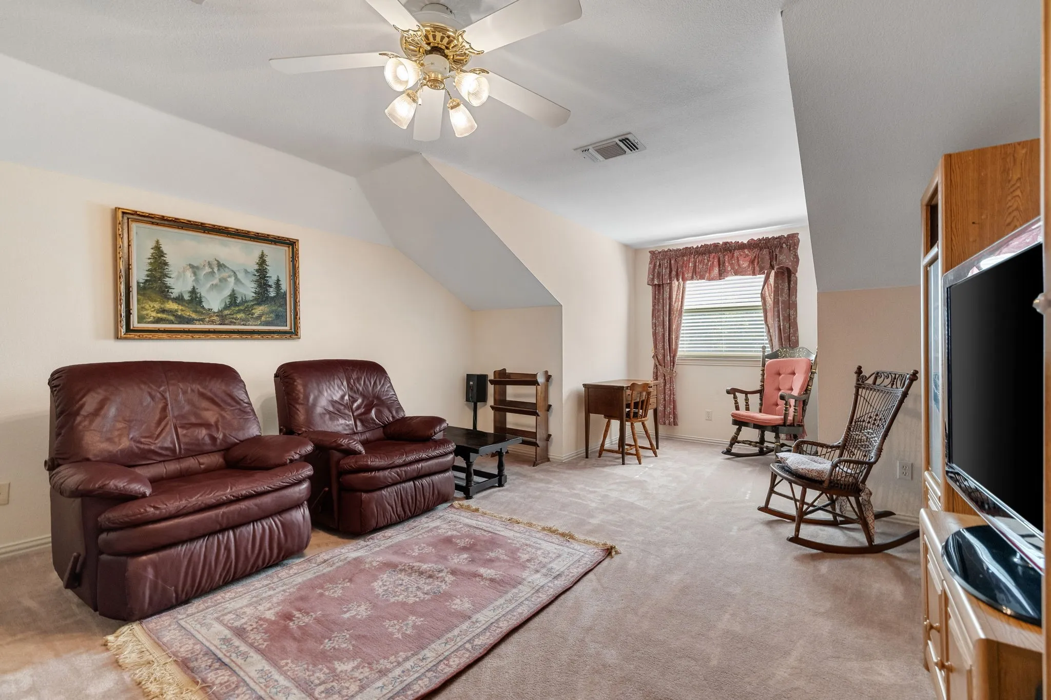 Single Family Residence For Sale in Denton County , 1602 Oak Ridge Drive, Corinth, Texas 76210, 4 Bedroom, 3 Bathroom, 3 Garage spaces, 2,975 Sqft, built in 1996, mls#21362649, Real Estate Agent in Corinth, Homes For Sale in Denton county, Homes For Sale in Corinth, Realtor in Corinth Texas, Real Estate Brokerage Independent Realty Texas, Luminita Cordes Realtor