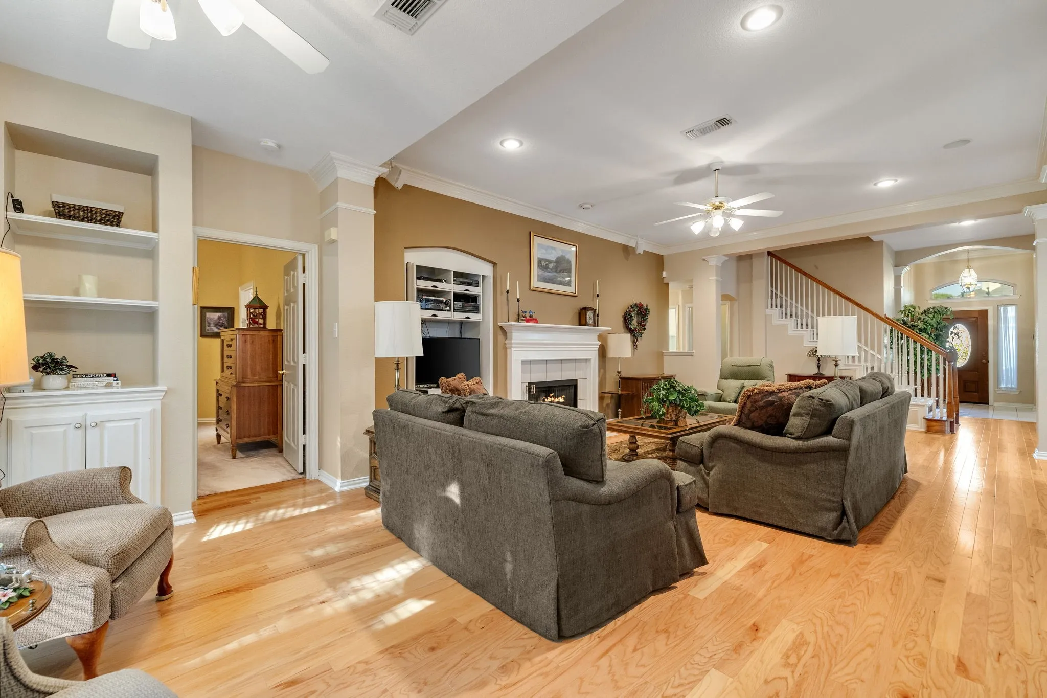 Single Family Residence For Sale in Denton County , 1602 Oak Ridge Drive, Corinth, Texas 76210, 4 Bedroom, 3 Bathroom, 3 Garage spaces, 2,975 Sqft, built in 1996, mls#21362649, Real Estate Agent in Corinth, Homes For Sale in Denton county, Homes For Sale in Corinth, Realtor in Corinth Texas, Real Estate Brokerage Independent Realty Texas, Luminita Cordes Realtor