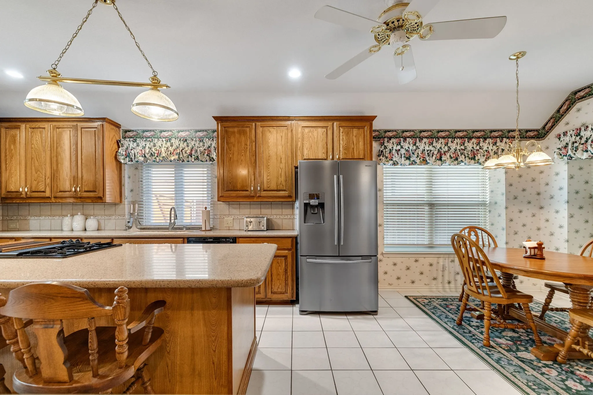 Single Family Residence For Sale in Denton County , 1602 Oak Ridge Drive, Corinth, Texas 76210, 4 Bedroom, 3 Bathroom, 3 Garage spaces, 2,975 Sqft, built in 1996, mls#21362649, Real Estate Agent in Corinth, Homes For Sale in Denton county, Homes For Sale in Corinth, Realtor in Corinth Texas, Real Estate Brokerage Independent Realty Texas, Luminita Cordes Realtor