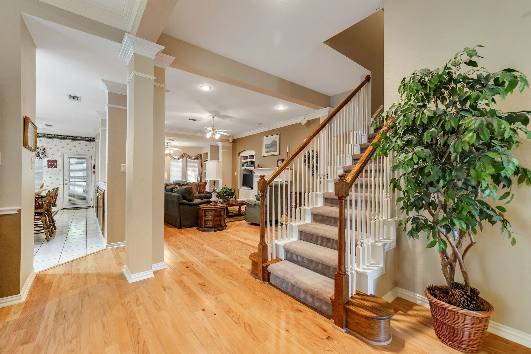 Single Family Residence For Sale in Denton County , 1602 Oak Ridge Drive, Corinth, Texas 76210, 4 Bedroom, 3 Bathroom, 3 Garage spaces, 2,975 Sqft, built in 1996, mls#21362649, Real Estate Agent in Corinth, Homes For Sale in Denton county, Homes For Sale in Corinth, Realtor in Corinth Texas, Real Estate Brokerage Independent Realty Texas, Luminita Cordes Realtor