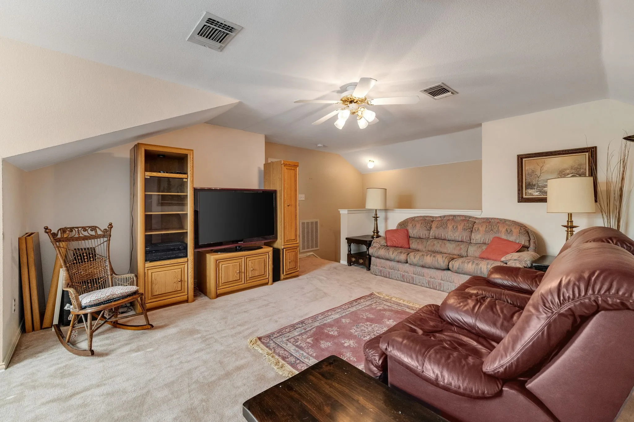 Single Family Residence For Sale in Denton County , 1602 Oak Ridge Drive, Corinth, Texas 76210, 4 Bedroom, 3 Bathroom, 3 Garage spaces, 2,975 Sqft, built in 1996, mls#21362649, Real Estate Agent in Corinth, Homes For Sale in Denton county, Homes For Sale in Corinth, Realtor in Corinth Texas, Real Estate Brokerage Independent Realty Texas, Luminita Cordes Realtor