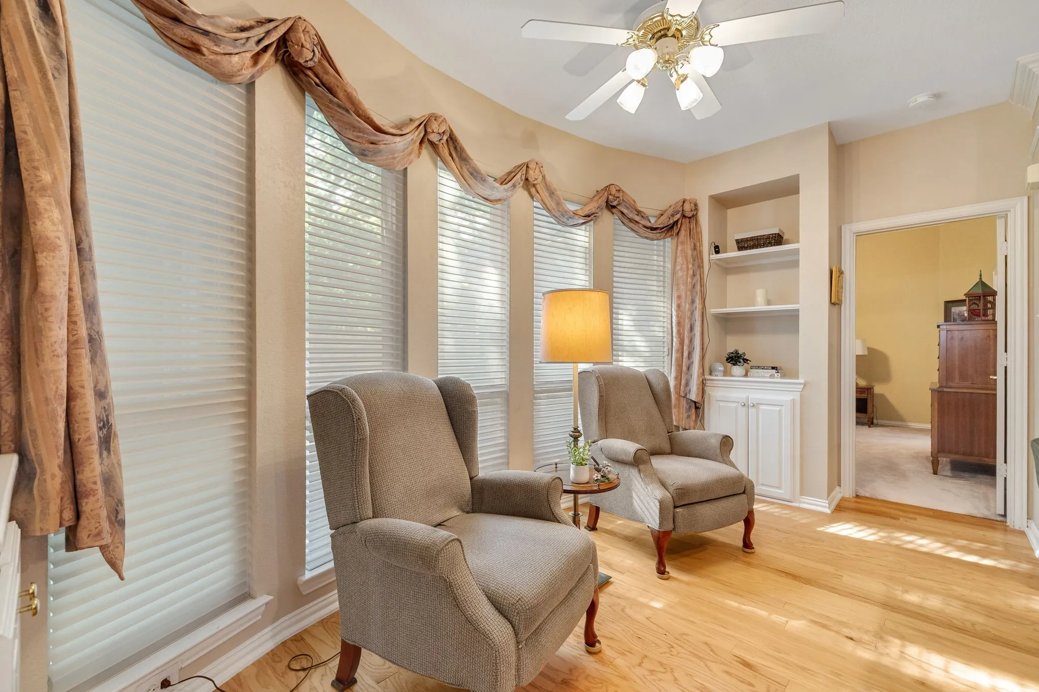 Single Family Residence For Sale in Denton County , 1602 Oak Ridge Drive, Corinth, Texas 76210, 4 Bedroom, 3 Bathroom, 3 Garage spaces, 2,975 Sqft, built in 1996, mls#21362649, Real Estate Agent in Corinth, Homes For Sale in Denton county, Homes For Sale in Corinth, Realtor in Corinth Texas, Real Estate Brokerage Independent Realty Texas, Luminita Cordes Realtor