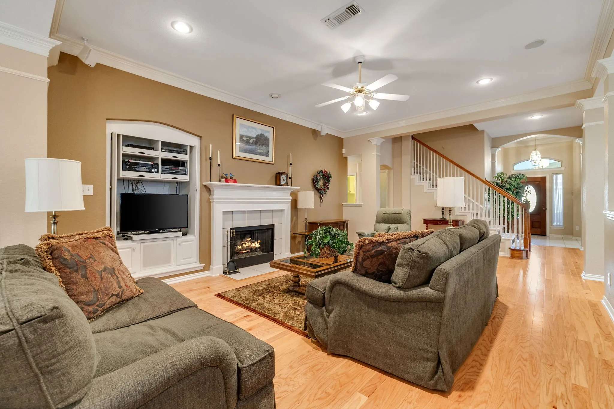 Single Family Residence For Sale in Denton County , 1602 Oak Ridge Drive, Corinth, Texas 76210, 4 Bedroom, 3 Bathroom, 3 Garage spaces, 2,975 Sqft, built in 1996, mls#21362649, Real Estate Agent in Corinth, Homes For Sale in Denton county, Homes For Sale in Corinth, Realtor in Corinth Texas, Real Estate Brokerage Independent Realty Texas, Luminita Cordes Realtor