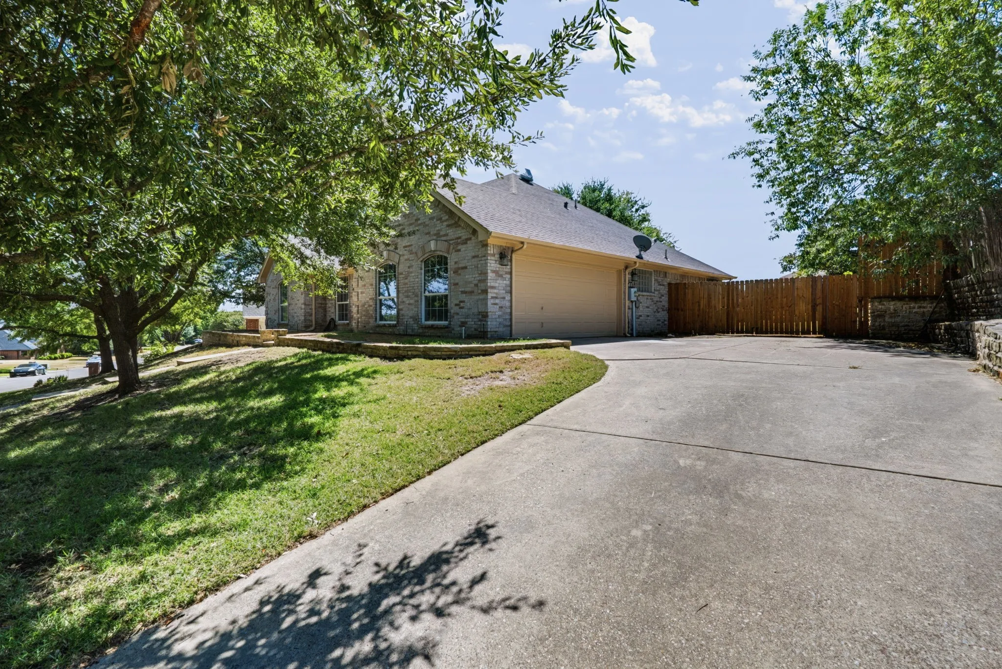 Single Family Residence For Sale in Parker County , 2018 Timber Cove Court, Weatherford, Texas 76087, 3 Bedroom, 2 Bathroom, 2 Garage spaces, 1,750 Sqft, built in 2003, mls#21362117, Real Estate Agent in Weatherford, Homes For Sale in Parker county, Homes For Sale in Weatherford, Realtor in Weatherford Texas, Real Estate Brokerage Independent Realty Texas, Luminita Cordes Realtor