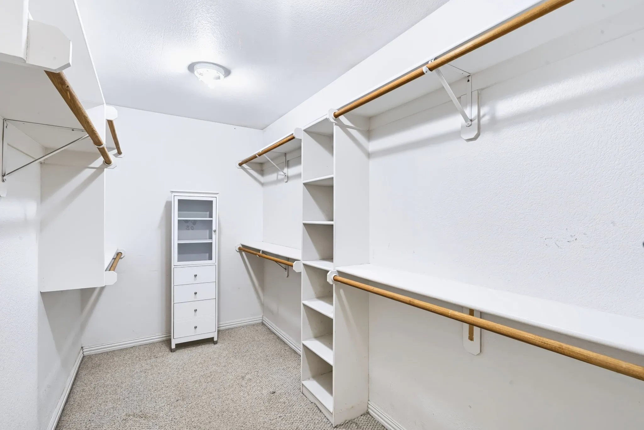 Single Family Residence For Sale in Parker County , 2018 Timber Cove Court, Weatherford, Texas 76087, 3 Bedroom, 2 Bathroom, 2 Garage spaces, 1,750 Sqft, built in 2003, mls#21362117, Real Estate Agent in Weatherford, Homes For Sale in Parker county, Homes For Sale in Weatherford, Realtor in Weatherford Texas, Real Estate Brokerage Independent Realty Texas, Luminita Cordes Realtor