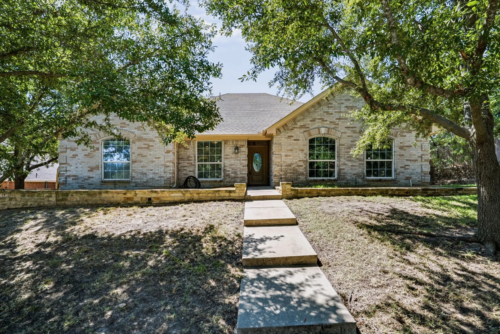 Single Family Residence For Sale in Parker County , 2018 Timber Cove Court, Weatherford, Texas 76087, 3 Bedroom, 2 Bathroom, 2 Garage spaces, 1,750 Sqft, built in 2003, mls#21362117, Real Estate Agent in Weatherford, Homes For Sale in Parker county, Homes For Sale in Weatherford, Realtor in Weatherford Texas, Real Estate Brokerage Independent Realty Texas, Luminita Cordes Realtor