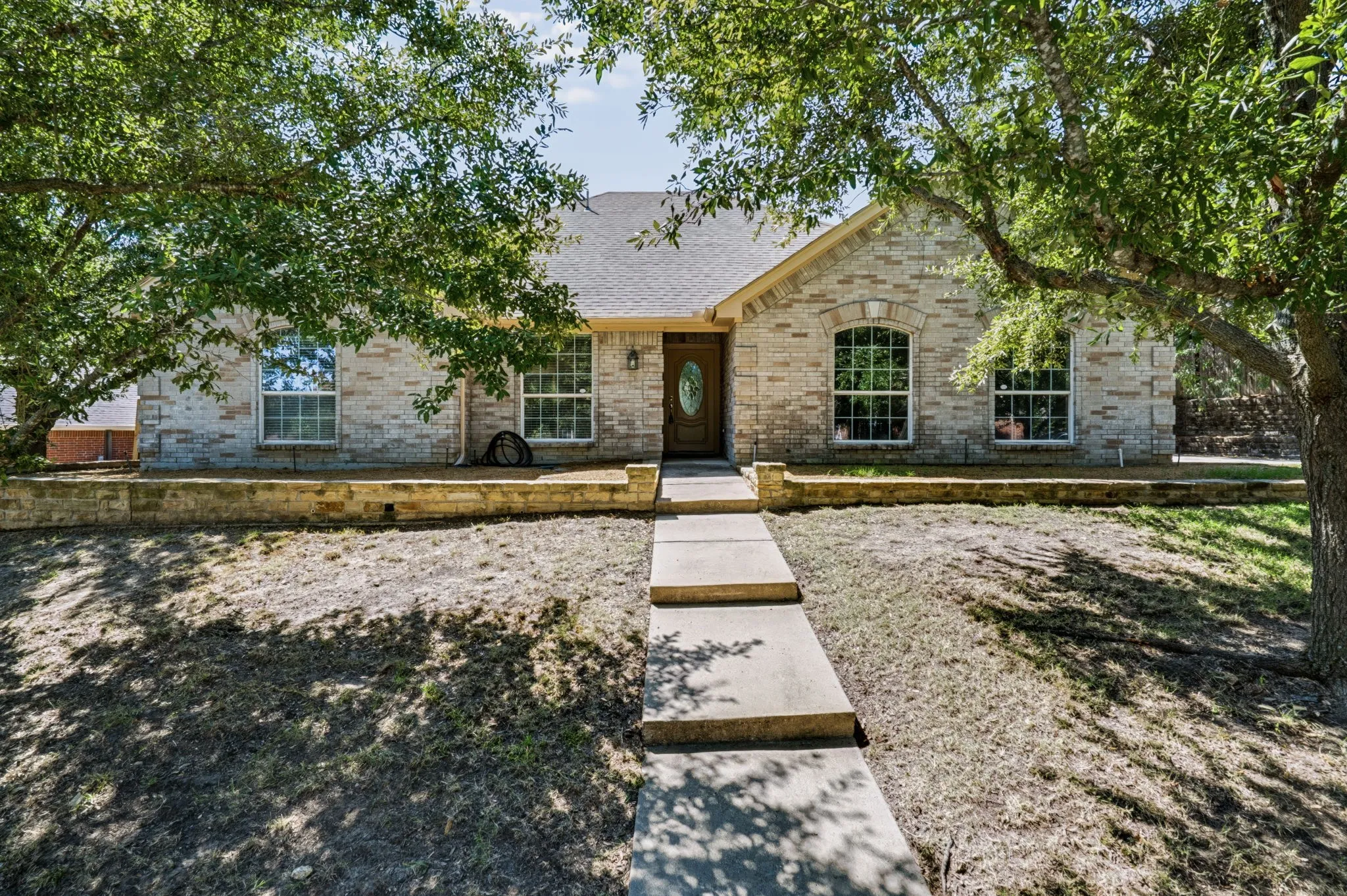 Single Family Residence For Sale in Parker County , 2018 Timber Cove Court, Weatherford, Texas 76087, 3 Bedroom, 2 Bathroom, 2 Garage spaces, 1,750 Sqft, built in 2003, mls#21362117, Real Estate Agent in Weatherford, Homes For Sale in Parker county, Homes For Sale in Weatherford, Realtor in Weatherford Texas, Real Estate Brokerage Independent Realty Texas, Luminita Cordes Realtor