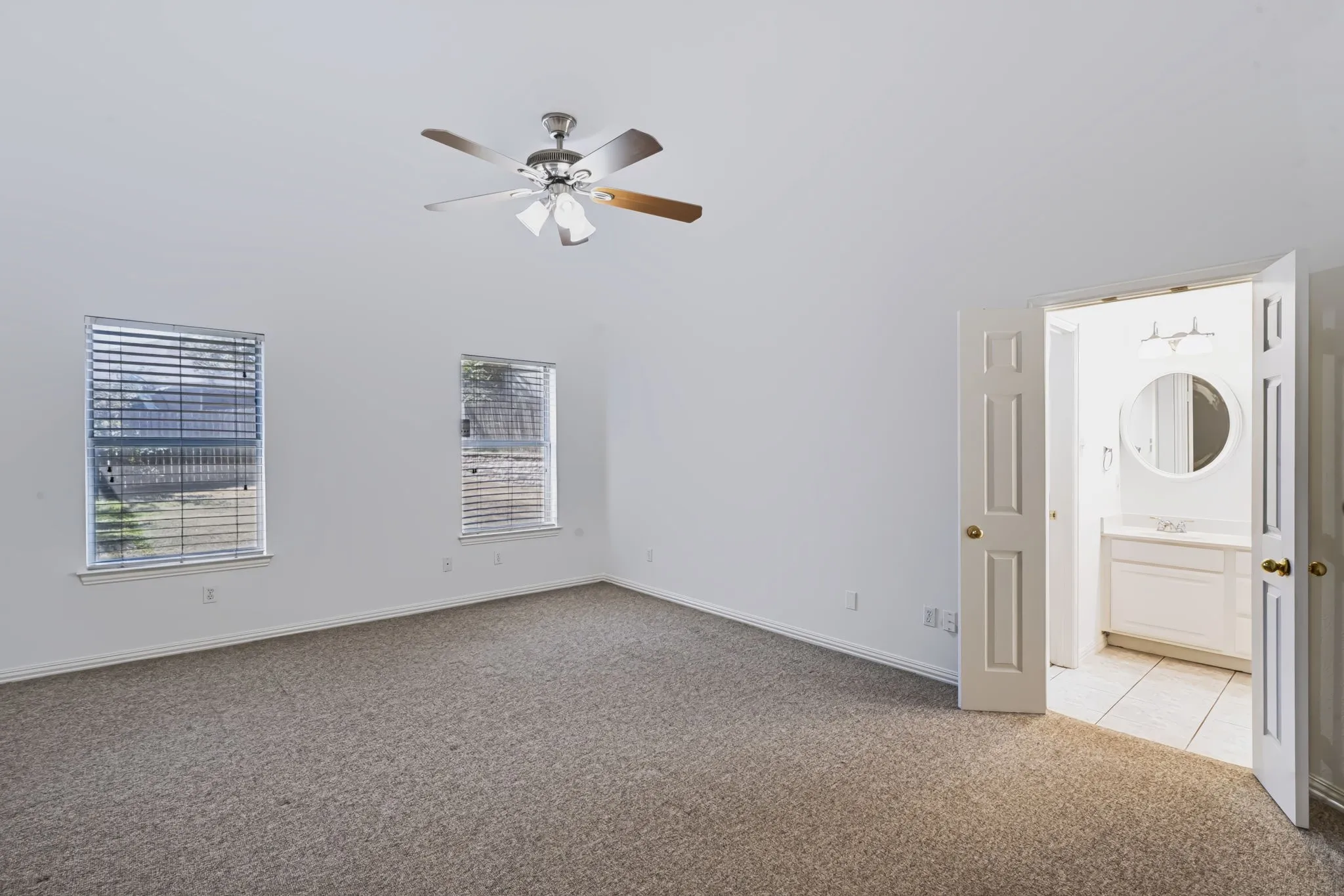 Single Family Residence For Sale in Parker County , 2018 Timber Cove Court, Weatherford, Texas 76087, 3 Bedroom, 2 Bathroom, 2 Garage spaces, 1,750 Sqft, built in 2003, mls#21362117, Real Estate Agent in Weatherford, Homes For Sale in Parker county, Homes For Sale in Weatherford, Realtor in Weatherford Texas, Real Estate Brokerage Independent Realty Texas, Luminita Cordes Realtor