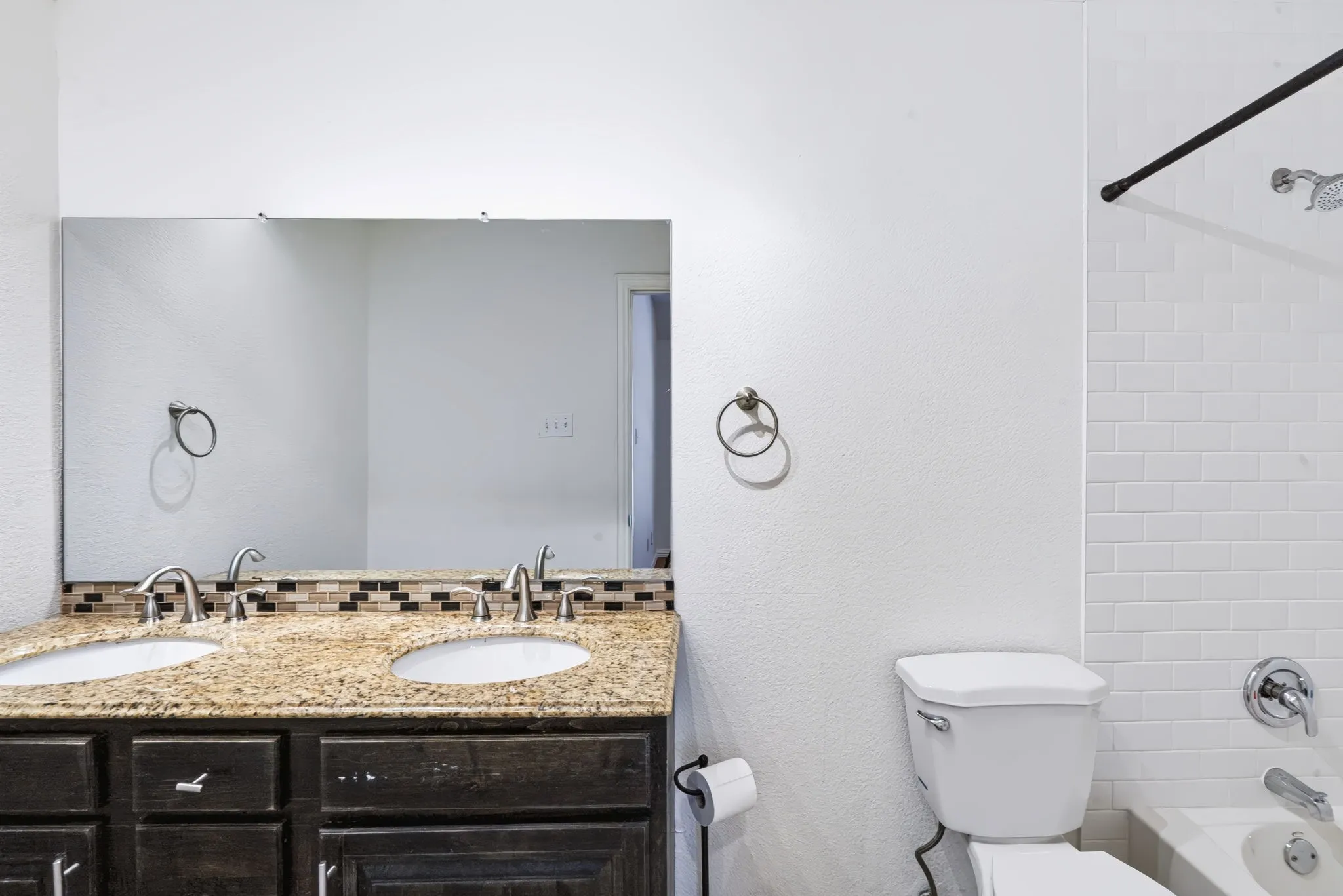 Single Family Residence For Sale in Parker County , 2018 Timber Cove Court, Weatherford, Texas 76087, 3 Bedroom, 2 Bathroom, 2 Garage spaces, 1,750 Sqft, built in 2003, mls#21362117, Real Estate Agent in Weatherford, Homes For Sale in Parker county, Homes For Sale in Weatherford, Realtor in Weatherford Texas, Real Estate Brokerage Independent Realty Texas, Luminita Cordes Realtor