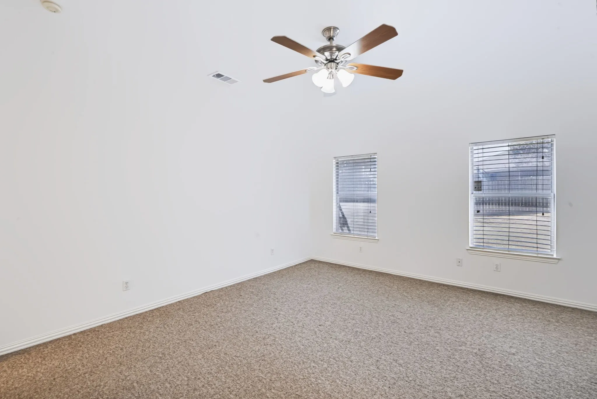 Single Family Residence For Sale in Parker County , 2018 Timber Cove Court, Weatherford, Texas 76087, 3 Bedroom, 2 Bathroom, 2 Garage spaces, 1,750 Sqft, built in 2003, mls#21362117, Real Estate Agent in Weatherford, Homes For Sale in Parker county, Homes For Sale in Weatherford, Realtor in Weatherford Texas, Real Estate Brokerage Independent Realty Texas, Luminita Cordes Realtor