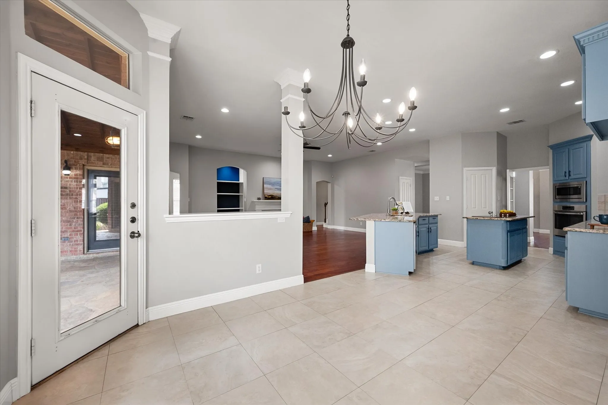 Single Family Residence For Sale in Tarrant County , 1815 Lakes Edge Boulevard, Mansfield, Texas 76063, 4 Bedroom, 3 Bathroom, 3 Garage spaces, 3,449 Sqft, built in 1999, mls#21336174, Real Estate Agent in Mansfield, Homes For Sale in Tarrant county, Homes For Sale in Mansfield, Realtor in Mansfield Texas, Real Estate Brokerage Independent Realty Texas, Luminita Cordes Realtor
