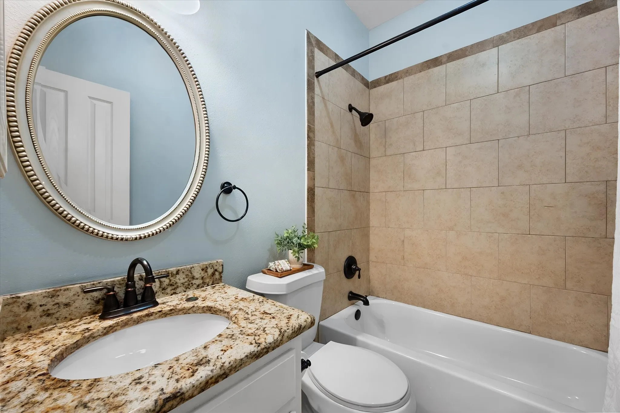 Single Family Residence For Sale in Tarrant County , 1815 Lakes Edge Boulevard, Mansfield, Texas 76063, 4 Bedroom, 3 Bathroom, 3 Garage spaces, 3,449 Sqft, built in 1999, mls#21336174, Real Estate Agent in Mansfield, Homes For Sale in Tarrant county, Homes For Sale in Mansfield, Realtor in Mansfield Texas, Real Estate Brokerage Independent Realty Texas, Luminita Cordes Realtor