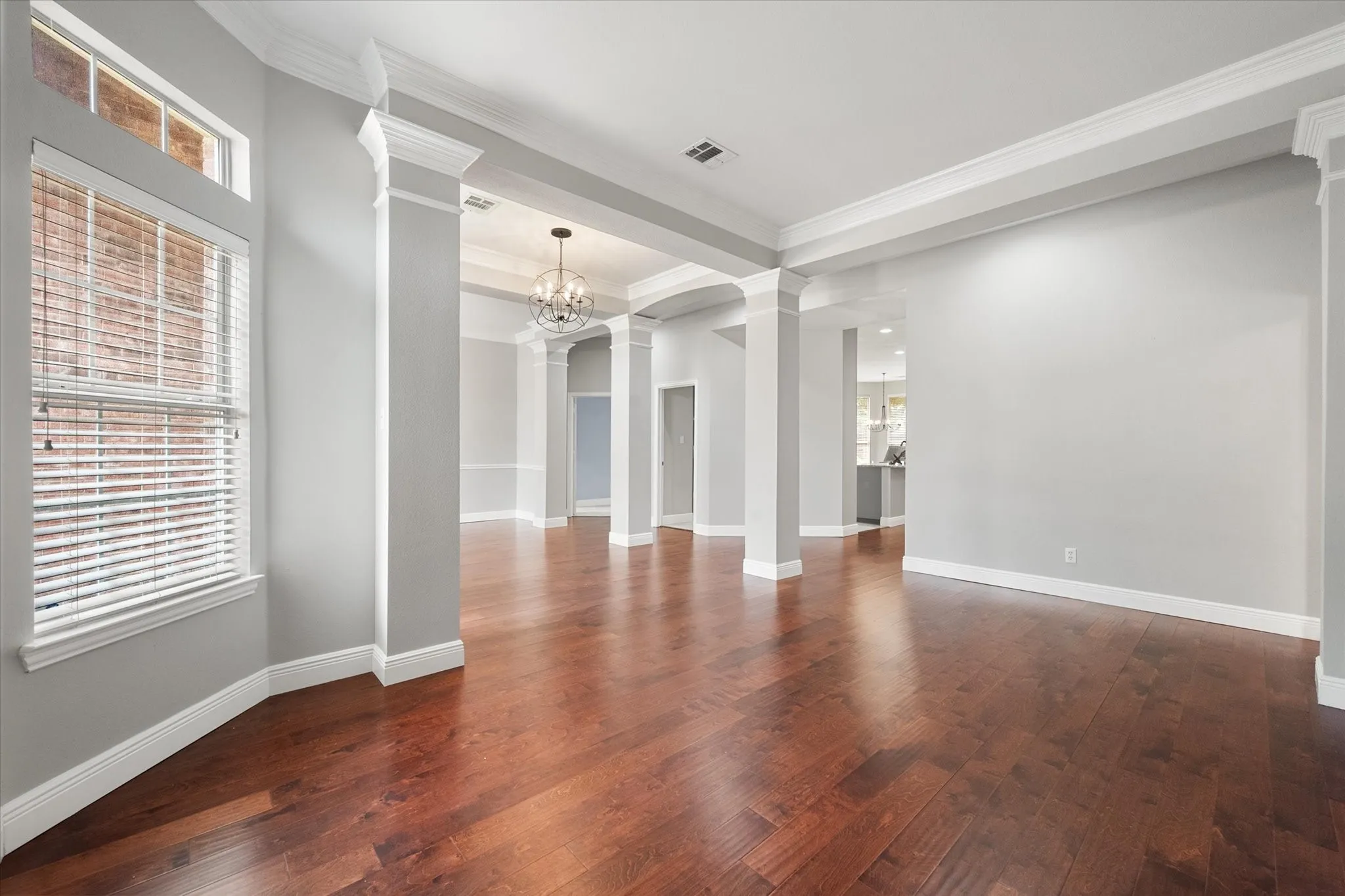 Single Family Residence For Sale in Tarrant County , 1815 Lakes Edge Boulevard, Mansfield, Texas 76063, 4 Bedroom, 3 Bathroom, 3 Garage spaces, 3,449 Sqft, built in 1999, mls#21336174, Real Estate Agent in Mansfield, Homes For Sale in Tarrant county, Homes For Sale in Mansfield, Realtor in Mansfield Texas, Real Estate Brokerage Independent Realty Texas, Luminita Cordes Realtor
