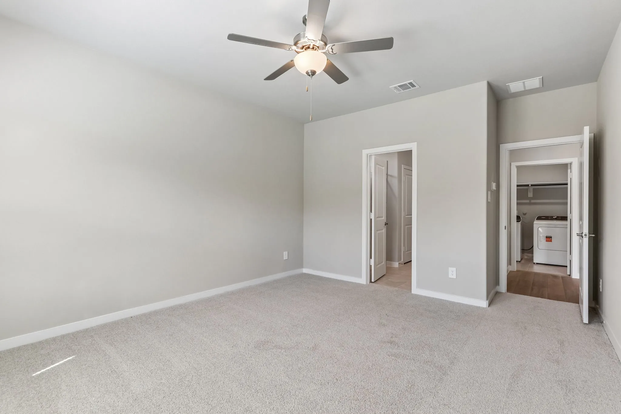  Photo is not of the actual home, but is an inspirational photo of builder’s model home and may depict options, furnishings, and/or decorator features that are not included.
