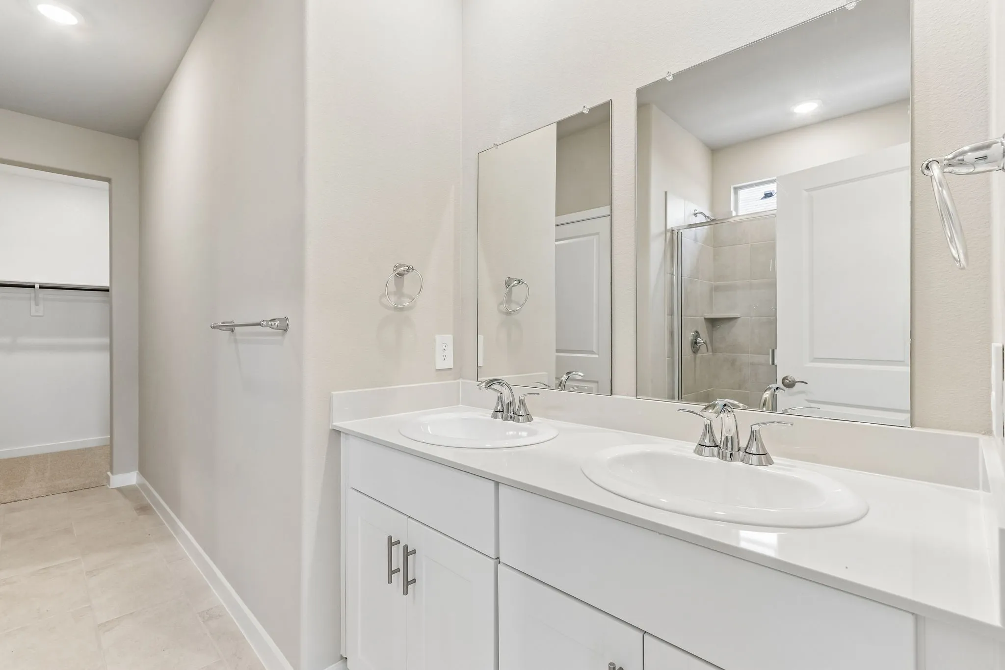  Photo is not of the actual home, but is an inspirational photo of builder’s model home and may depict options, furnishings, and/or decorator features that are not included.
