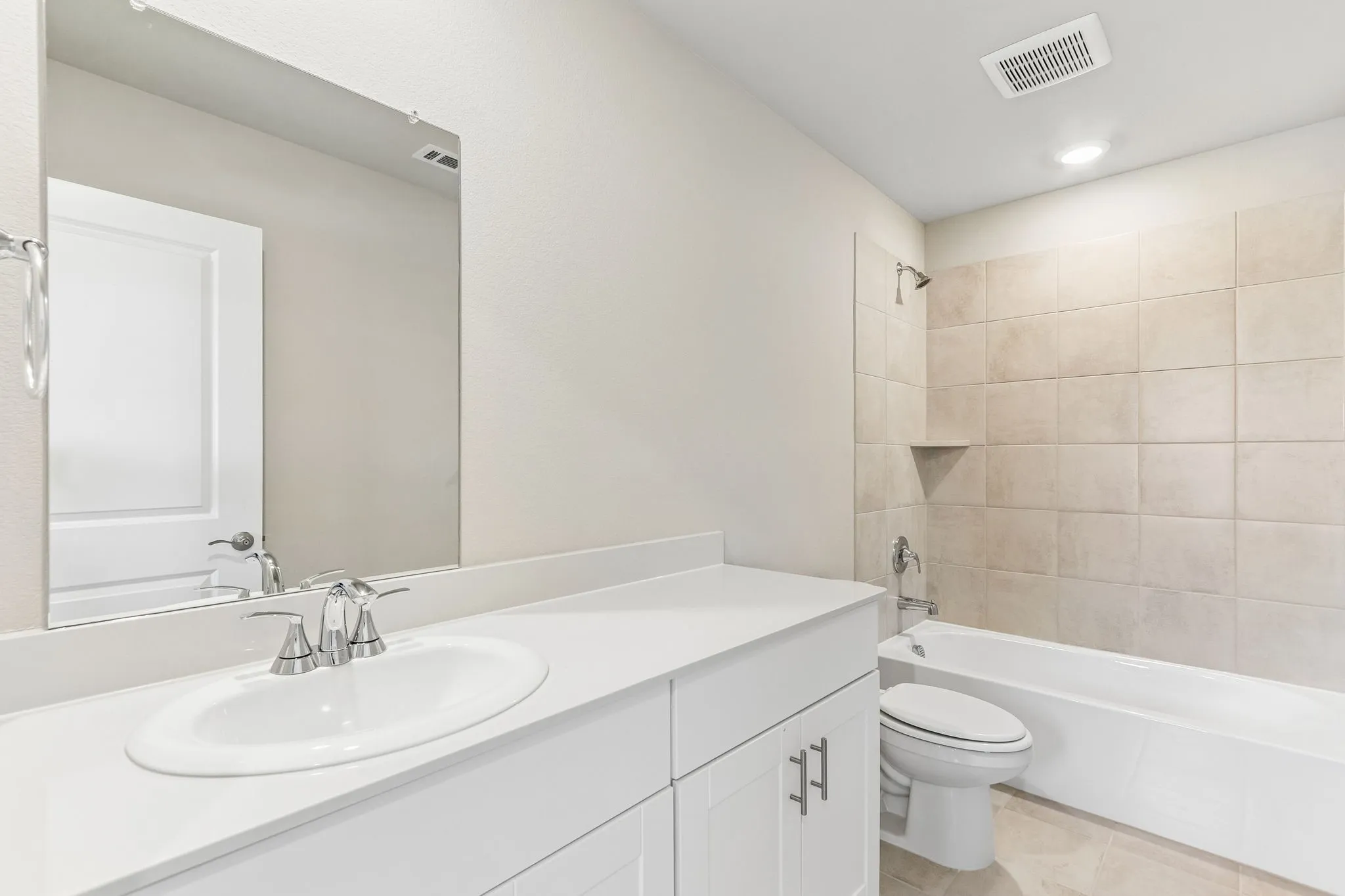  Photo is not of the actual home, but is an inspirational photo of builder’s model home and may depict options, furnishings, and/or decorator features that are not included.

