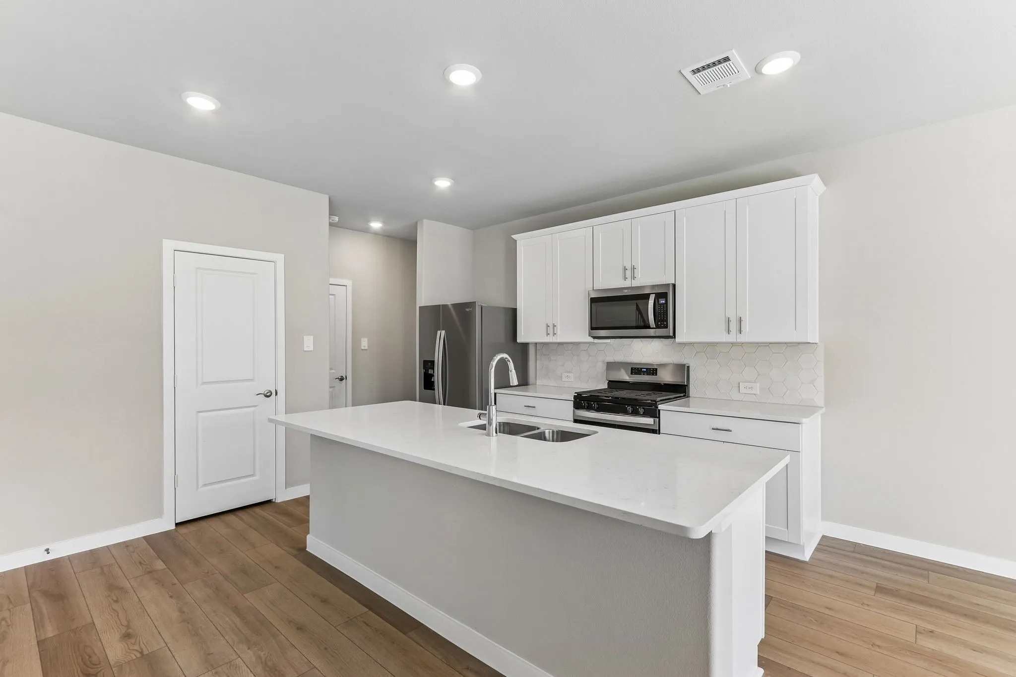  Photo is not of the actual home, but is an inspirational photo of builder’s model home and may depict options, furnishings, and/or decorator features that are not included.
