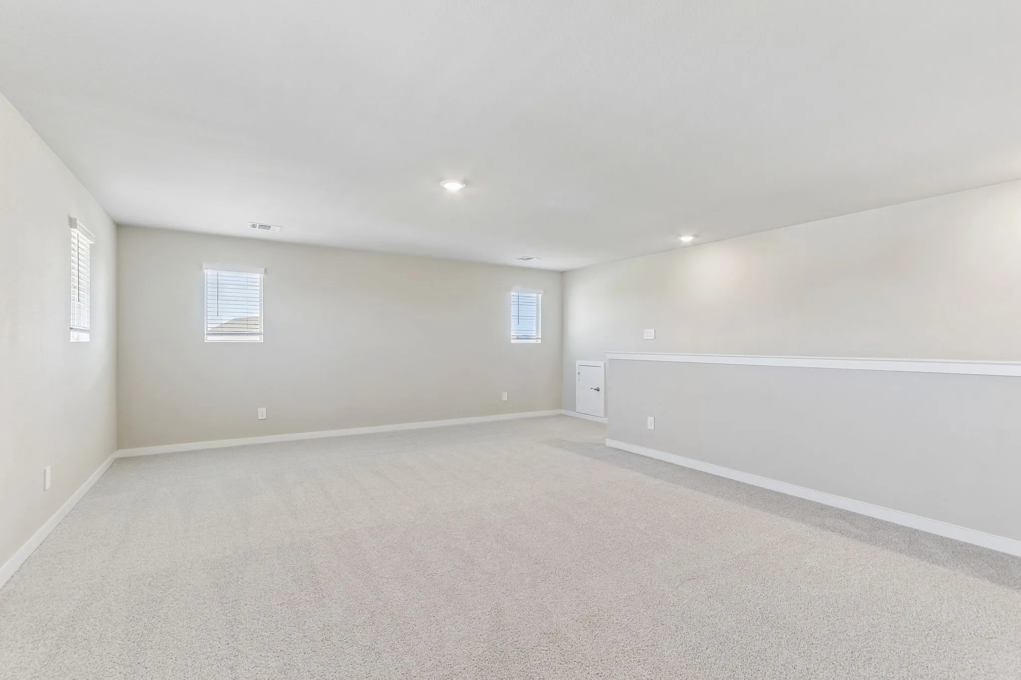  Photo is not of the actual home, but is an inspirational photo of builder’s model home and may depict options, furnishings, and/or decorator features that are not included.
