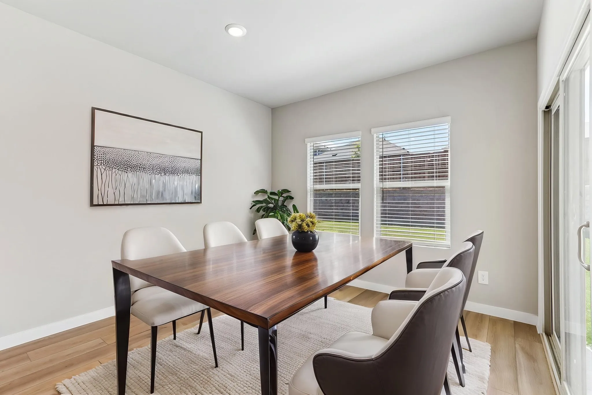  Photo is not of the actual home, but is an inspirational photo of builder’s model home and may depict options, furnishings, and/or decorator features that are not included.
