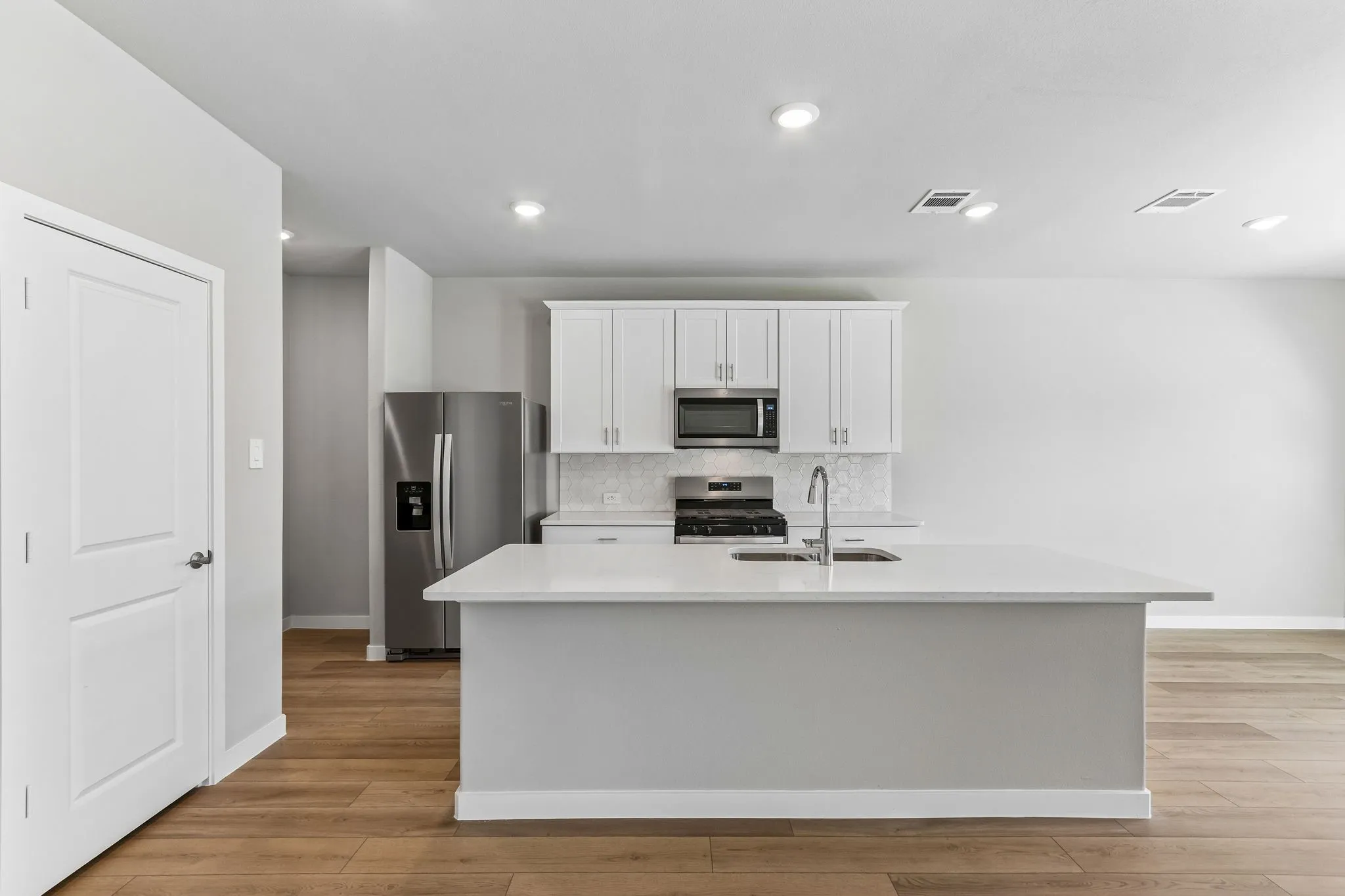  Photo is not of the actual home, but is an inspirational photo of builder’s model home and may depict options, furnishings, and/or decorator features that are not included.
