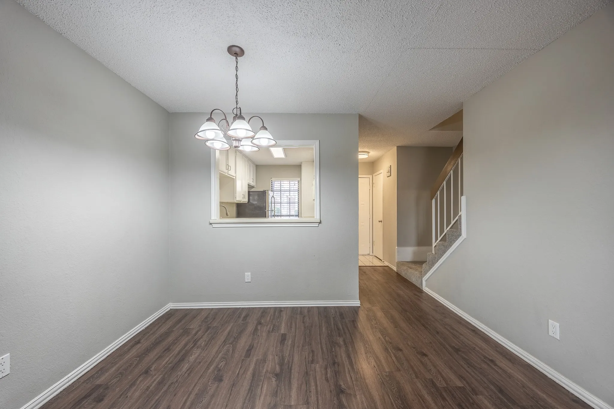 Townhouse For Sale in Tarrant County , 7337 Kingswood Circle, Fort Worth, Texas 76133, 2 Bedroom, 2 Bathroom, Garage spaces, 1,104 Sqft, built in 1983, mls#21362753, Real Estate Agent in Fort Worth, Homes For Sale in Tarrant county, Homes For Sale in Fort Worth, Realtor in Fort Worth Texas, Real Estate Brokerage Independent Realty Texas, Luminita Cordes Realtor