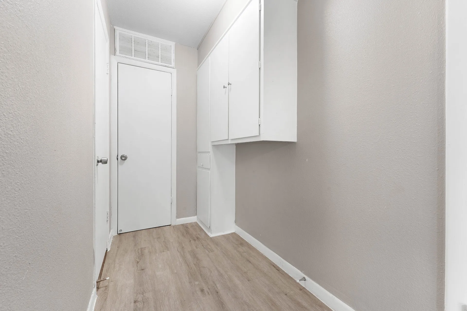 Apartment For Rent in Hunt County , 3430 Sockwell Boulevard 3466, Greenville, Texas 75401, 1 Bedroom, 1 Bathroom, Garage spaces, 780 Sqft, built in 1965, mls#21360153, Real Estate Agent in Greenville, Homes For Rent in Hunt county, Homes For Rent in Greenville, Realtor in Greenville Texas, Real Estate Brokerage Independent Realty Texas, Luminita Cordes Realtor