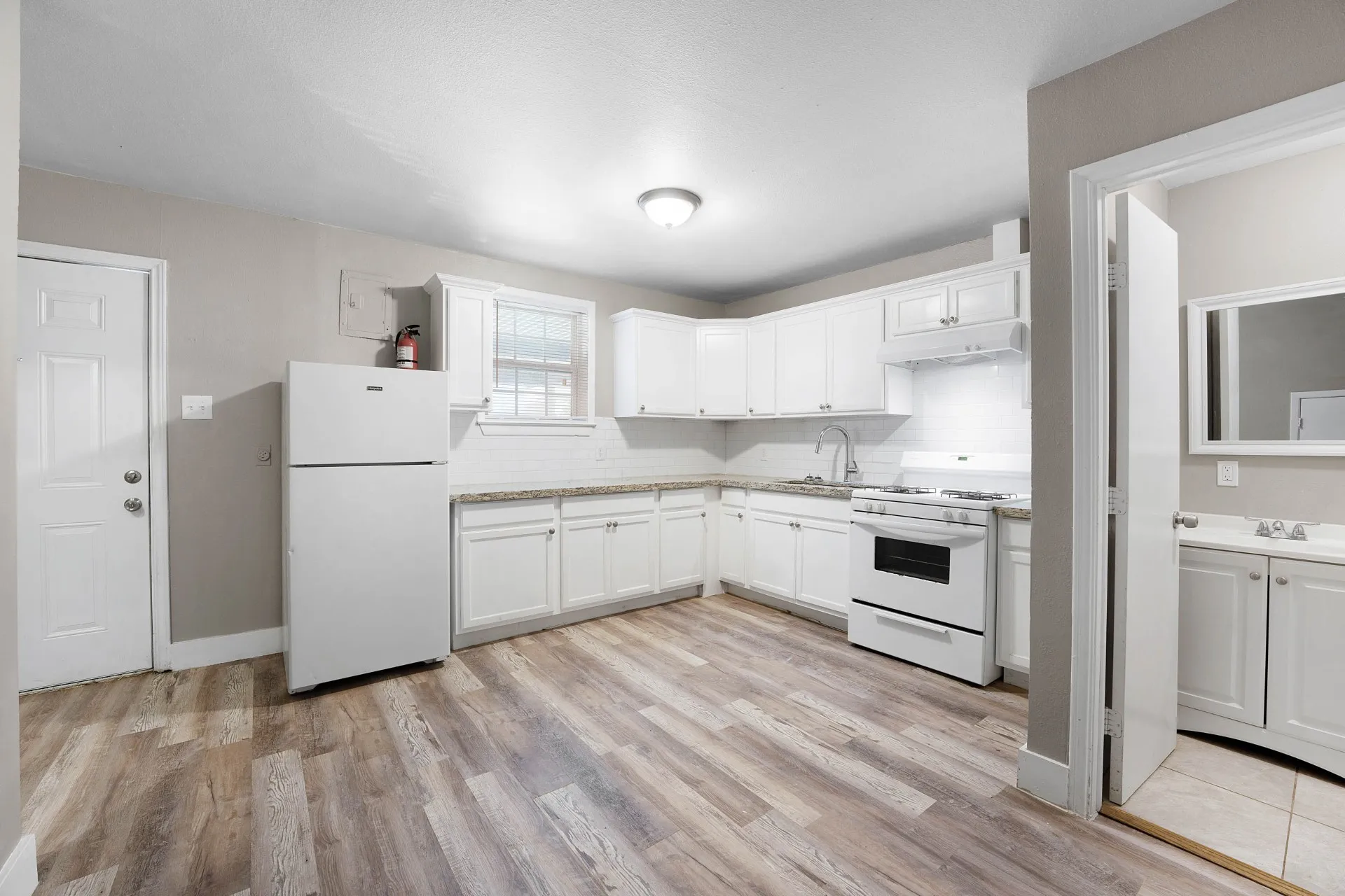 Apartment For Rent in Hunt County , 3430 Sockwell Boulevard 3466, Greenville, Texas 75401, 1 Bedroom, 1 Bathroom, Garage spaces, 780 Sqft, built in 1965, mls#21360153, Real Estate Agent in Greenville, Homes For Rent in Hunt county, Homes For Rent in Greenville, Realtor in Greenville Texas, Real Estate Brokerage Independent Realty Texas, Luminita Cordes Realtor