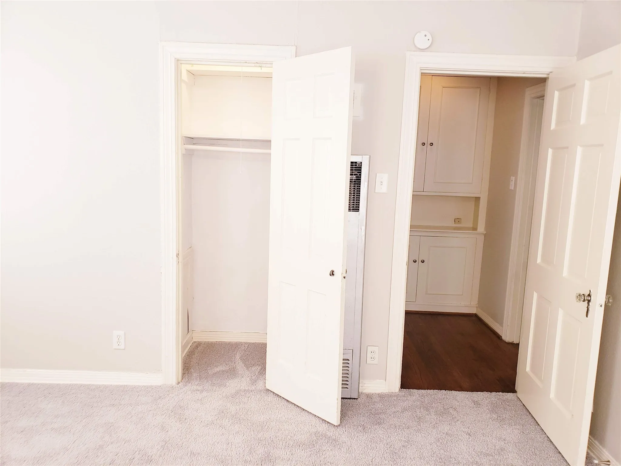 Duplex For Rent in Dallas County , 5824 Anita Street, Dallas, Texas 75206, 1 Bedroom, 1 Bathroom, Garage spaces, 769 Sqft, built in 1940, mls#21354180, Real Estate Agent in Dallas, Homes For Rent in Dallas county, Homes For Rent in Dallas, Realtor in Dallas Texas, Real Estate Brokerage Independent Realty Texas, Luminita Cordes Realtor