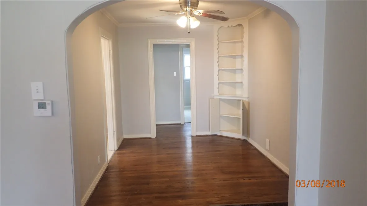 Duplex For Rent in Dallas County , 5824 Anita Street, Dallas, Texas 75206, 1 Bedroom, 1 Bathroom, Garage spaces, 769 Sqft, built in 1940, mls#21354180, Real Estate Agent in Dallas, Homes For Rent in Dallas county, Homes For Rent in Dallas, Realtor in Dallas Texas, Real Estate Brokerage Independent Realty Texas, Luminita Cordes Realtor