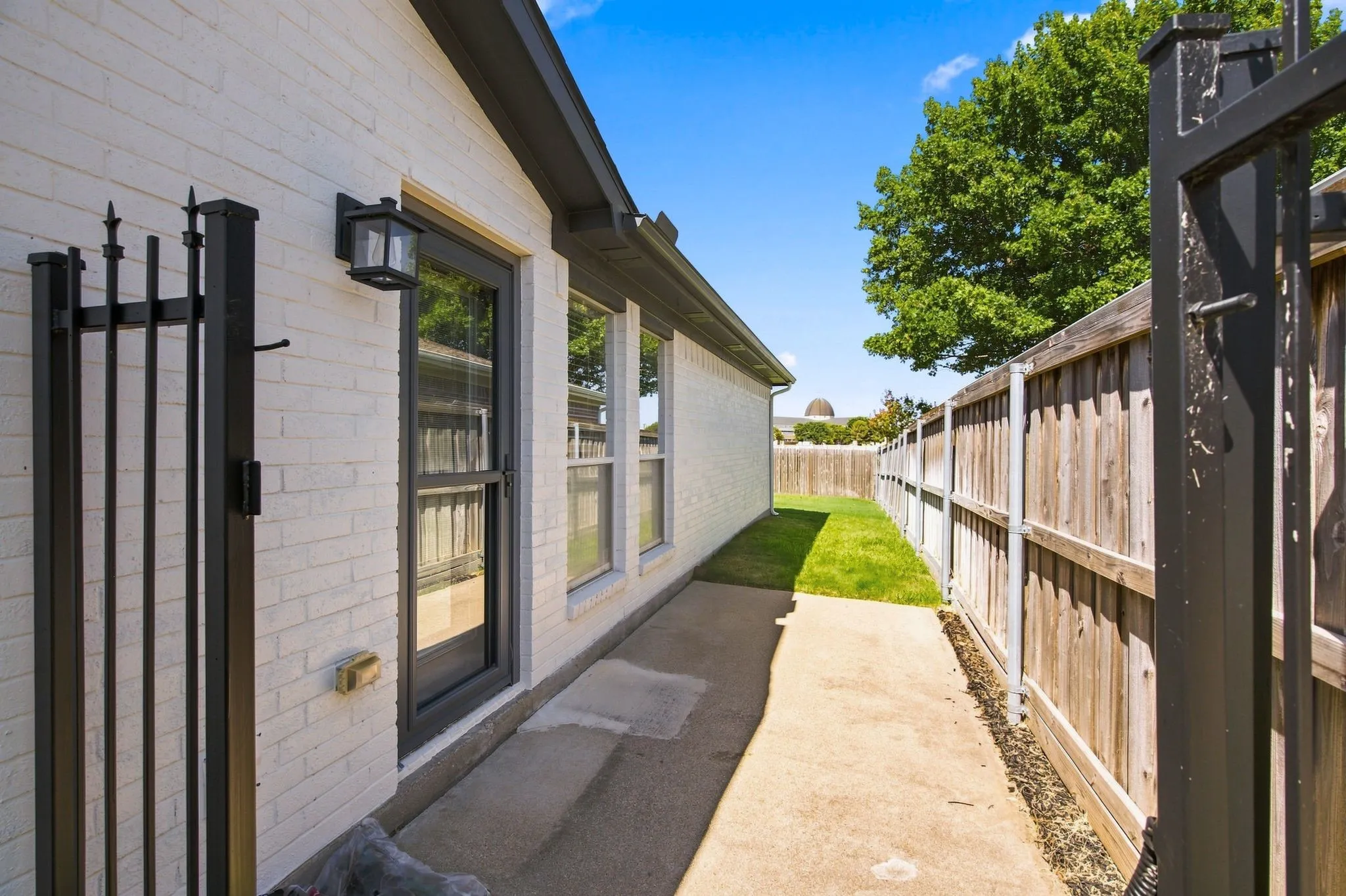 Single Family Residence For Sale in Tarrant County , 2063 Palomino Trail, Keller, Texas 76248, 3 Bedroom, 2 Bathroom, 2 Garage spaces, 1,191 Sqft, built in 1991, mls#21361392, Real Estate Agent in Keller, Homes For Sale in Tarrant county, Homes For Sale in Keller, Realtor in Keller Texas, Real Estate Brokerage Independent Realty Texas, Luminita Cordes Realtor