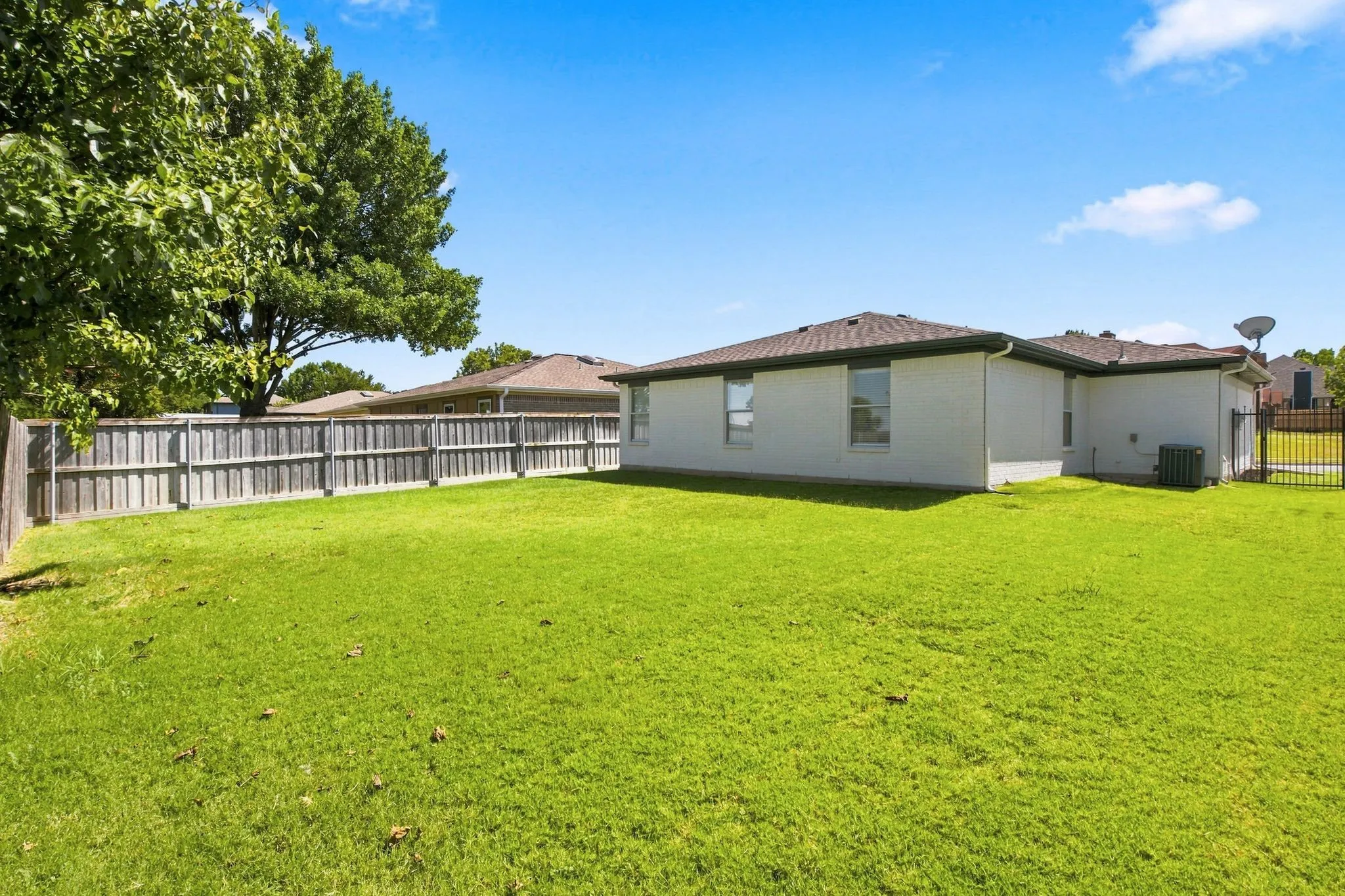 Single Family Residence For Sale in Tarrant County , 2063 Palomino Trail, Keller, Texas 76248, 3 Bedroom, 2 Bathroom, 2 Garage spaces, 1,191 Sqft, built in 1991, mls#21361392, Real Estate Agent in Keller, Homes For Sale in Tarrant county, Homes For Sale in Keller, Realtor in Keller Texas, Real Estate Brokerage Independent Realty Texas, Luminita Cordes Realtor
