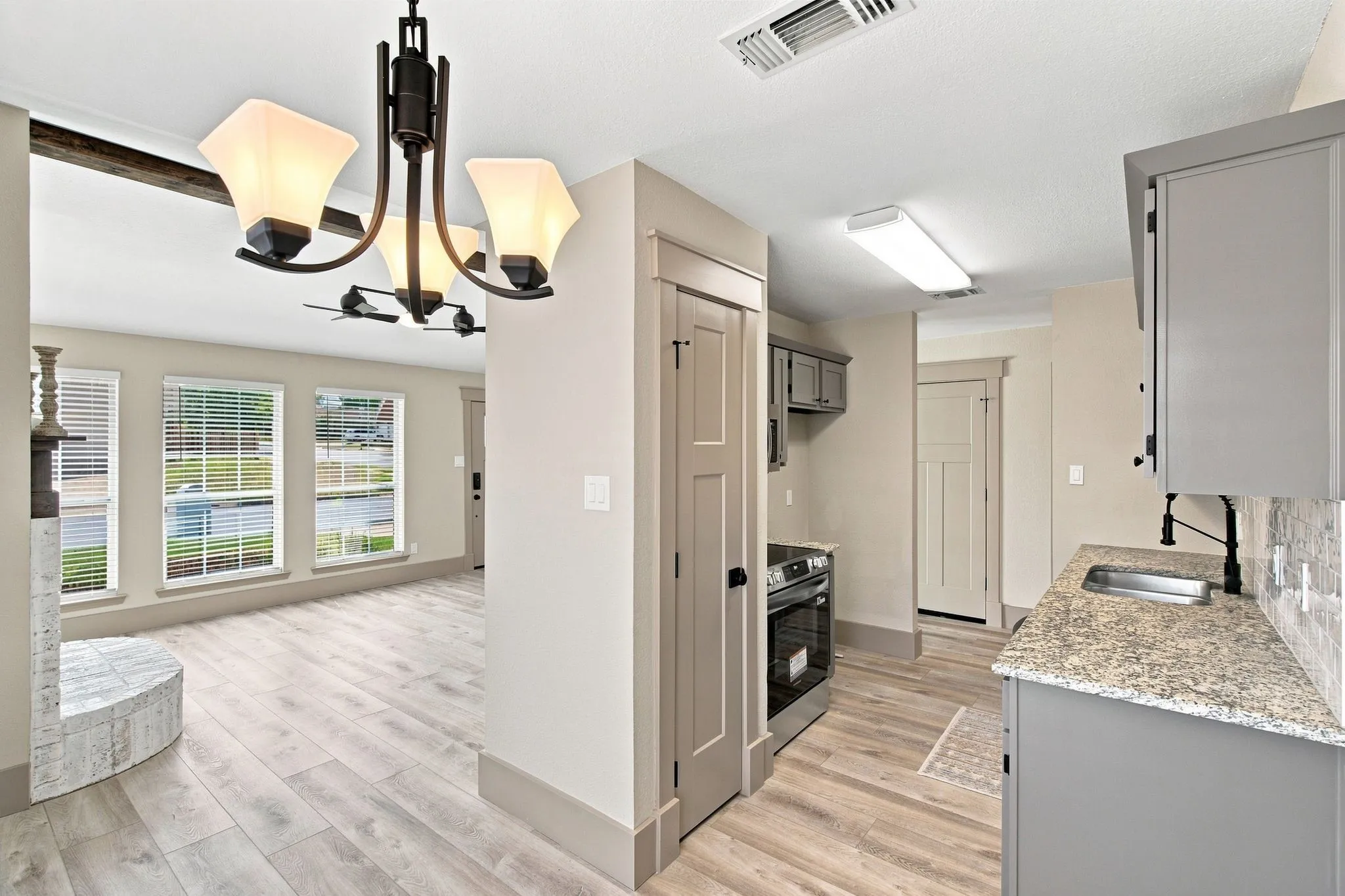Single Family Residence For Sale in Tarrant County , 2063 Palomino Trail, Keller, Texas 76248, 3 Bedroom, 2 Bathroom, 2 Garage spaces, 1,191 Sqft, built in 1991, mls#21361392, Real Estate Agent in Keller, Homes For Sale in Tarrant county, Homes For Sale in Keller, Realtor in Keller Texas, Real Estate Brokerage Independent Realty Texas, Luminita Cordes Realtor